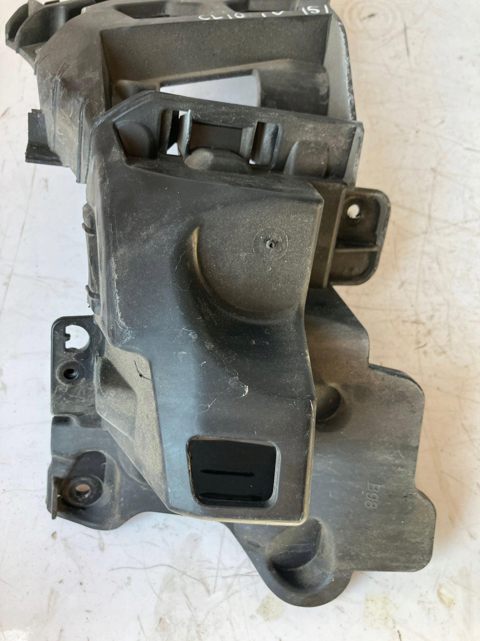 Support montage pare-chocs Droite Arrière CLIO 850446420R