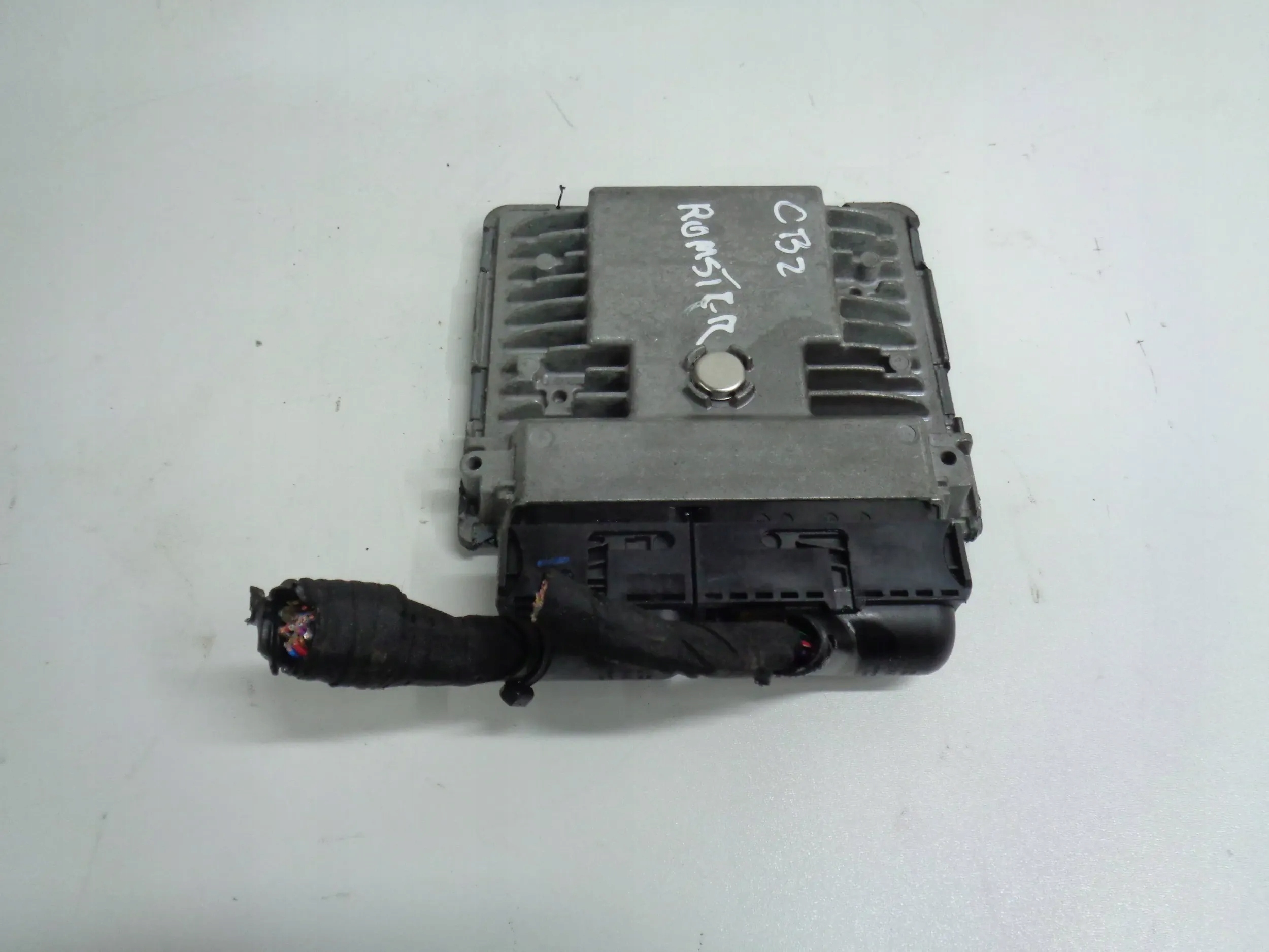 SKODA ROOMSTER 1.2 TSI computer control unit of the engine 03F906070EE