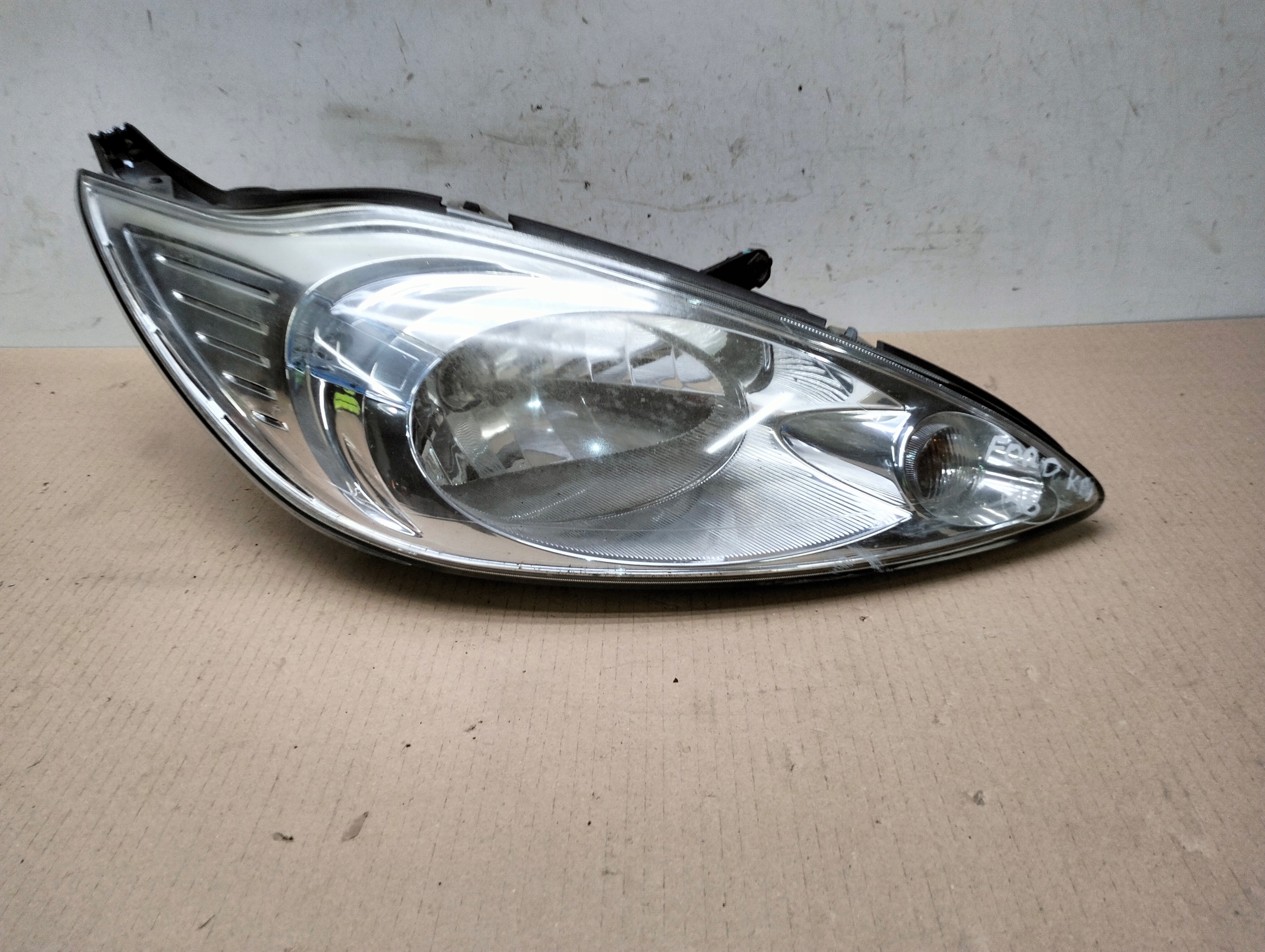 ФАРА ПРАВА ПЕРЕД FORD КА II Mk2 РОКУ 2008-2016 UK