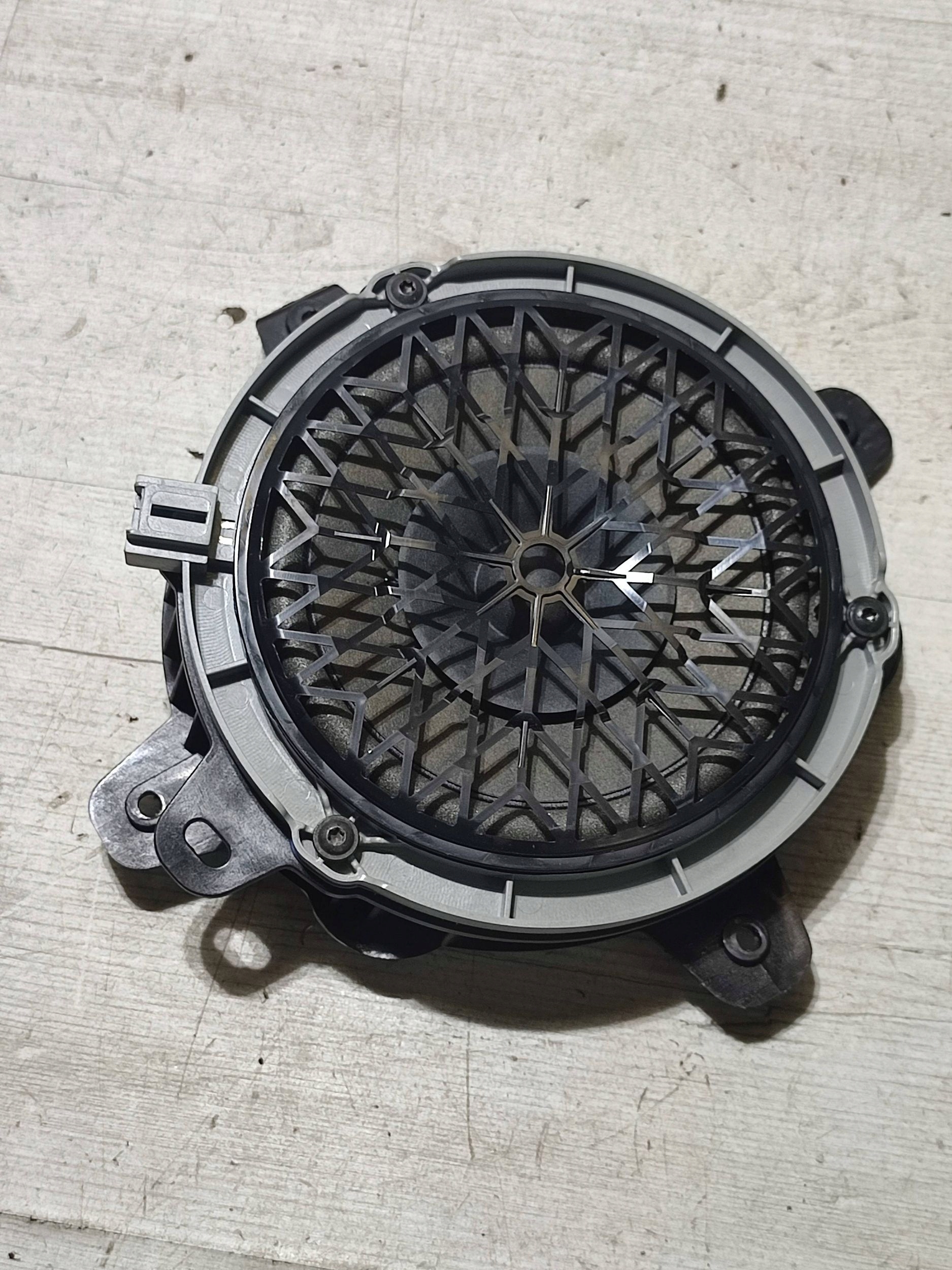 Opel Corsa F 2020 rear part side right speaker