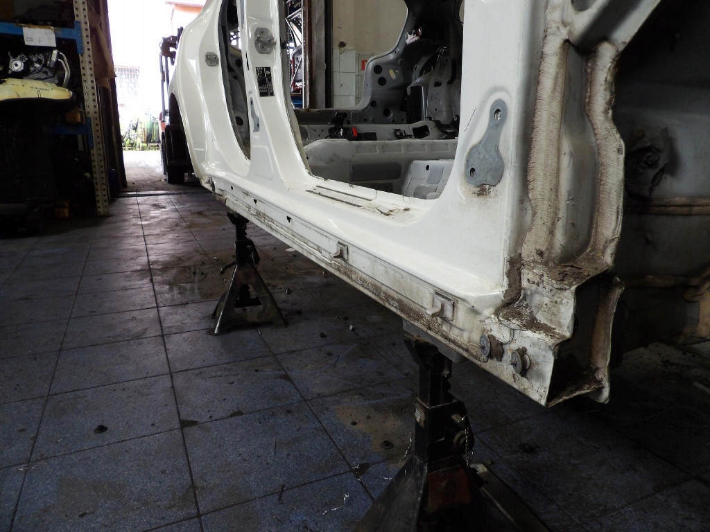 MERCEDES A180 W176 threshold right 650