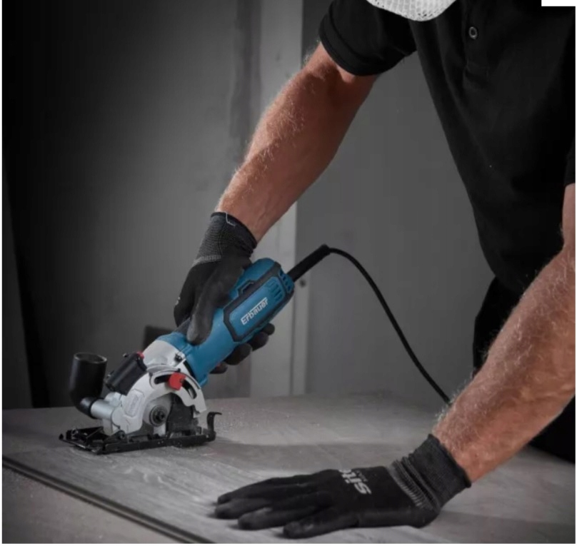 MINI PILARKA DO DREWNA 650 W + 3 TARCZE Marka Erbauer