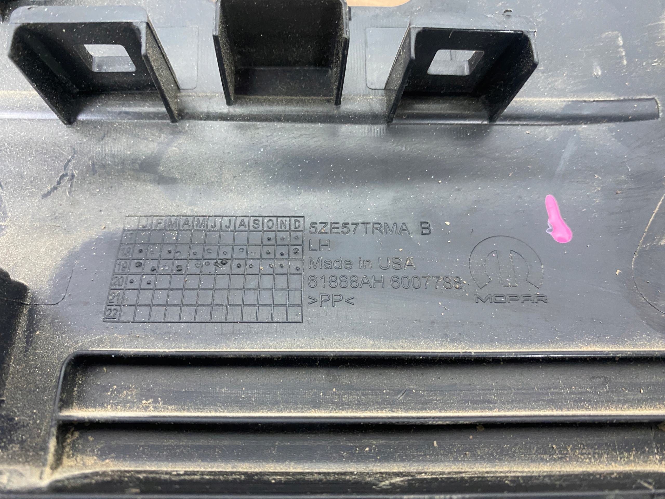 Blende Abdeckung Gehäuse panel boczny SITZ Dodge Ram 1500 2019+ USA