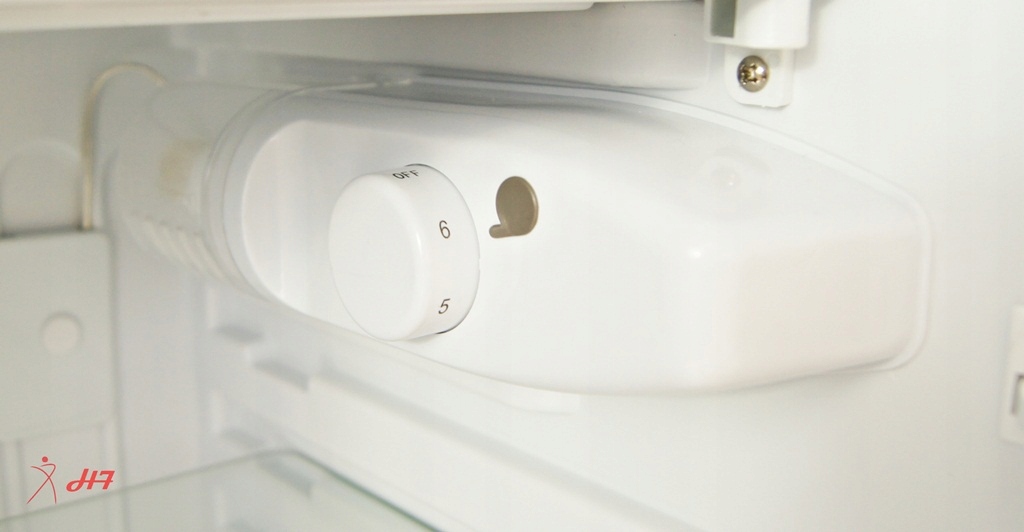 MAŁA LODÓWKA PODBLATOWA CHŁODZIARKA 85cm biała HOTELOWA Model BC-95 biała