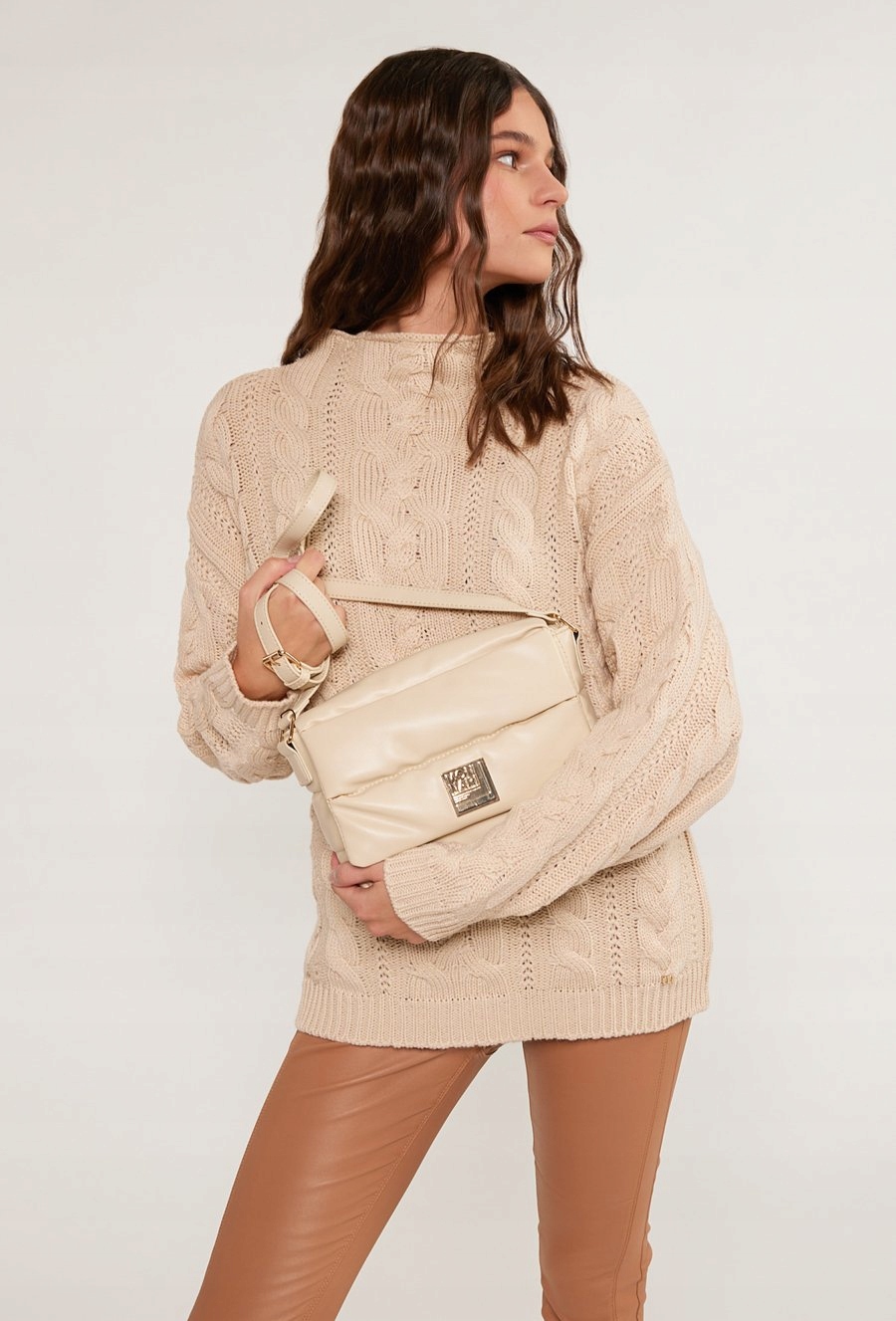 PIKOWANA TOREBKA LISTONOSZKA BIAŁA MONNARI Marka Monnari