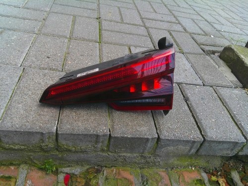 AUDI A4 B9 8W SEDAN 15-19 LED LAMPA TYLNA PRAWA KLAPA ORYGINAŁ 8W5945094B