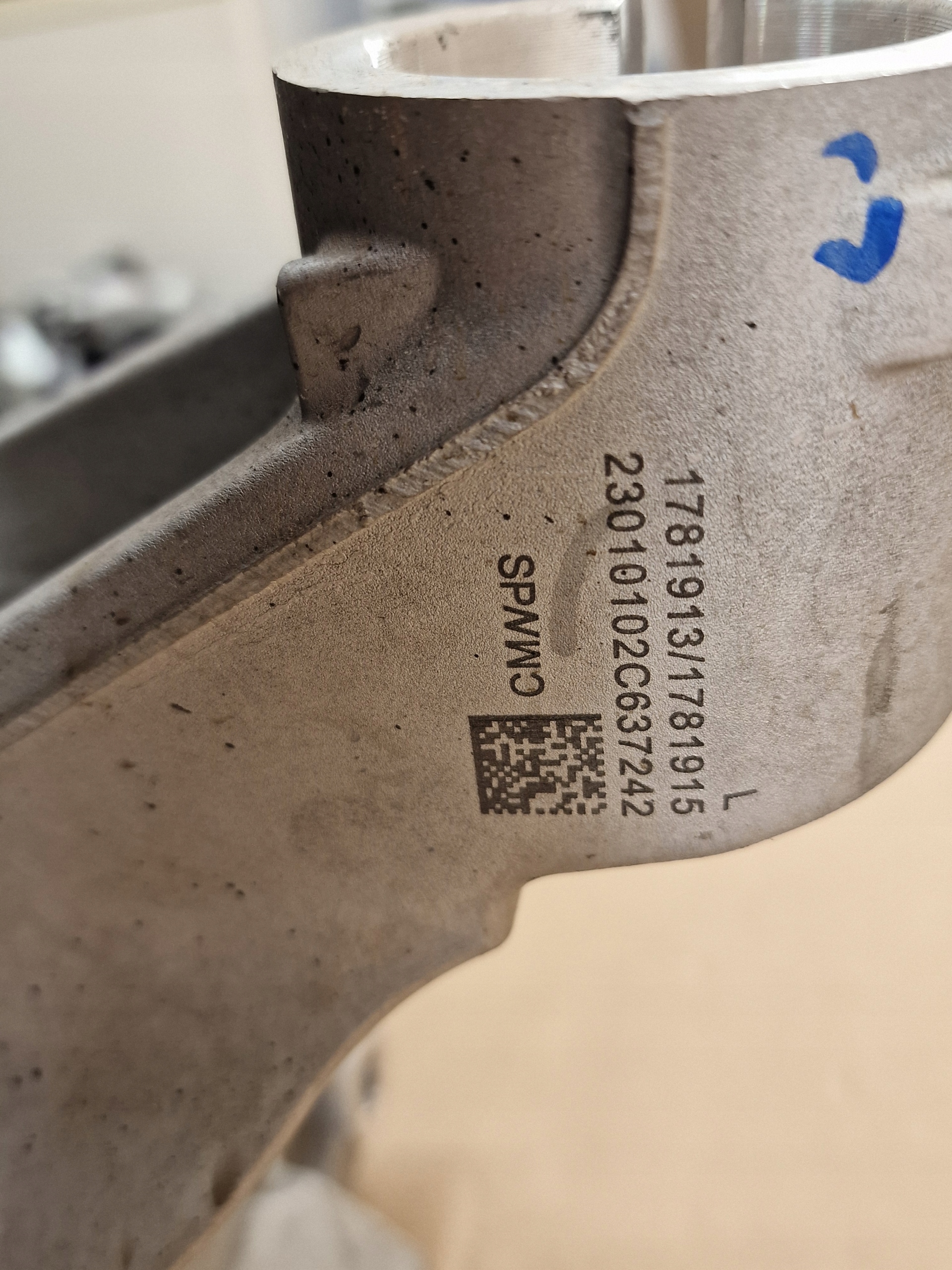 Gauche Moyeu support broche Avant VOLVO EX30 SMART #1 2022- LYNK & CO 02
