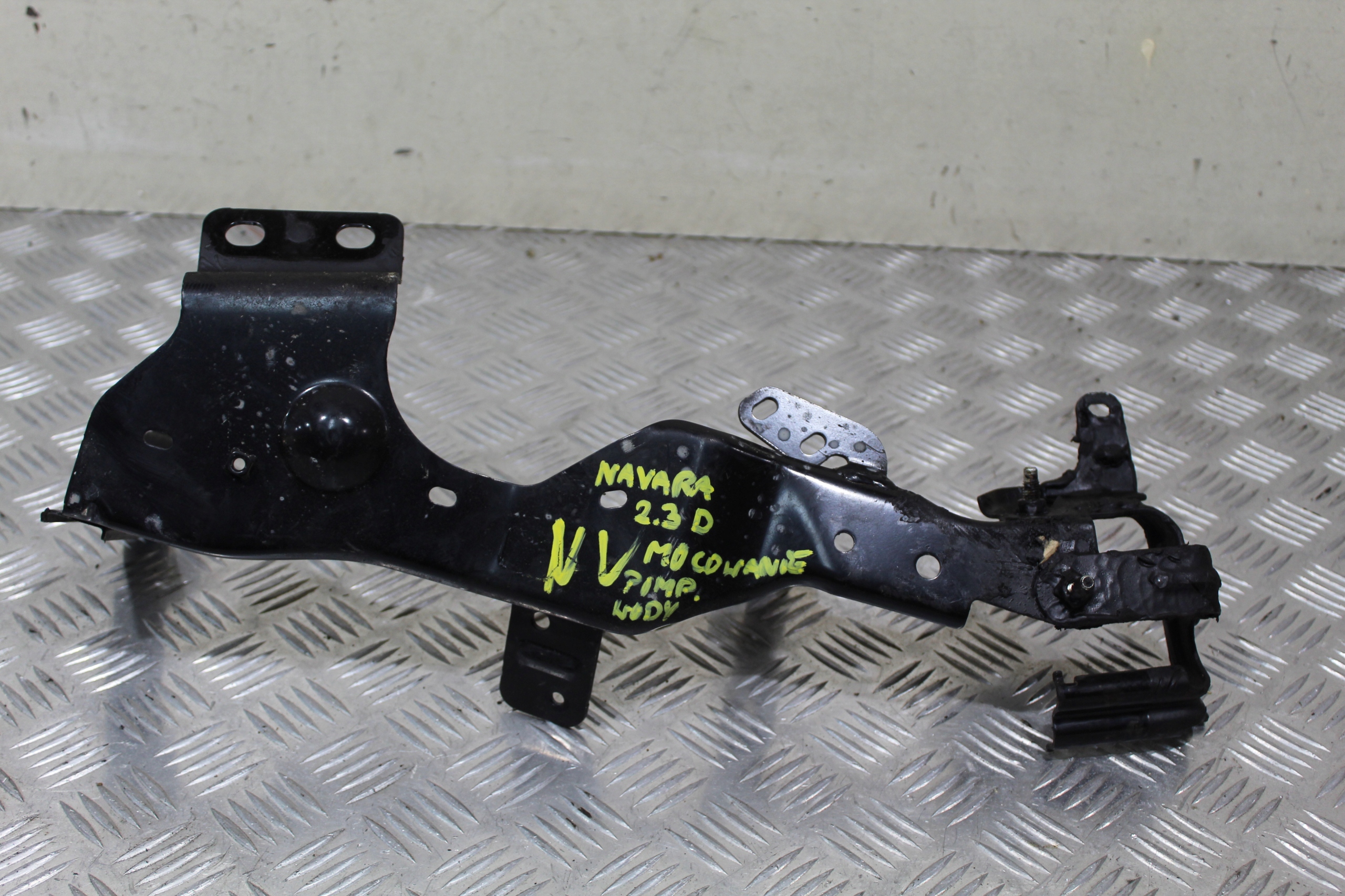 Console POMPY d’eau NAVARA IV 4 D23 NP300