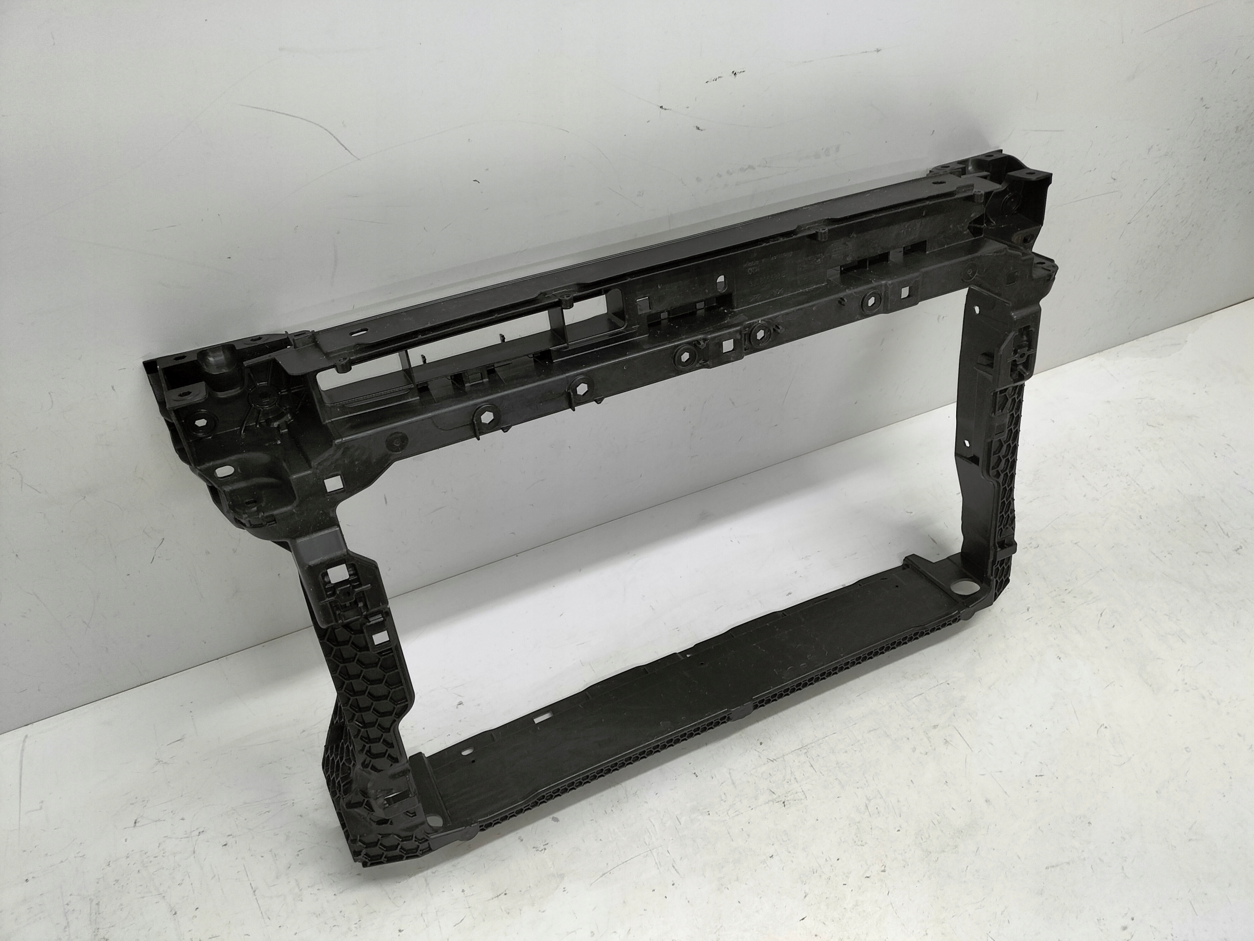 support panel for radiators pillar iron VW PASSAT B9 3J0 24