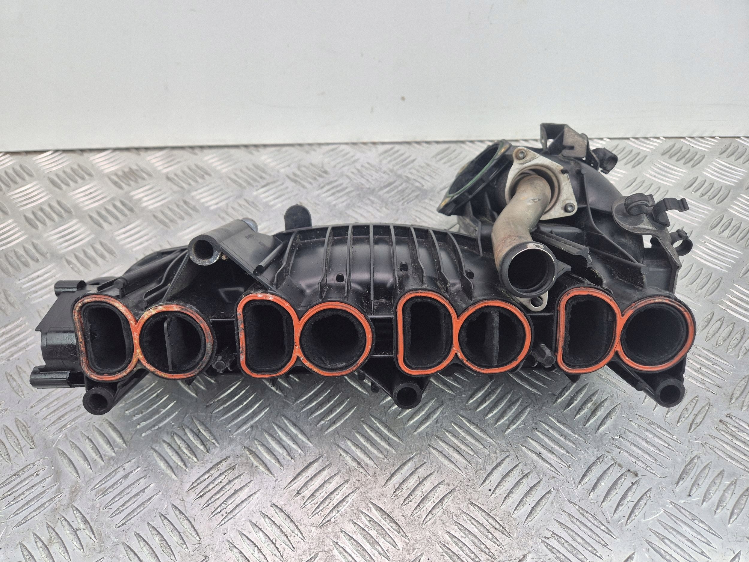 BMW 3 E90 E91 318d intake manifold 7798885 N47D20A
