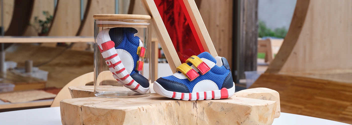 SPORTOWE BUTY DZIECIĘCE NA RZEP DLA CHŁOPCA GEOX R32 WYPRZEDAŻ Rodzaj zapięcia Rzepy