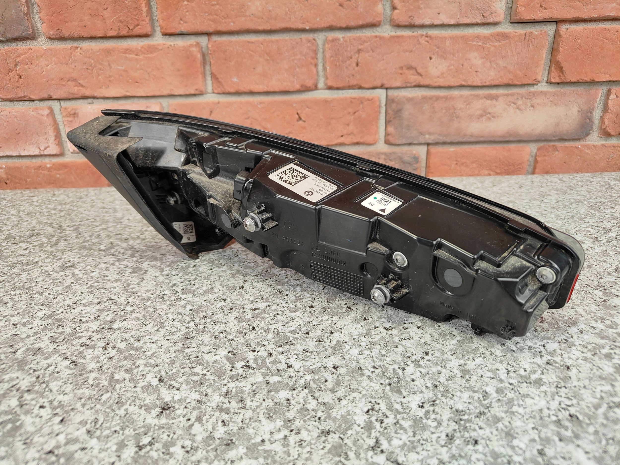 LAMPA TYLNA PRAWA PRAWY TYŁ W KLAPĘ EUROPA BMW G14 G15 G16 M8 7445778 Numer katalogowy części 7445778