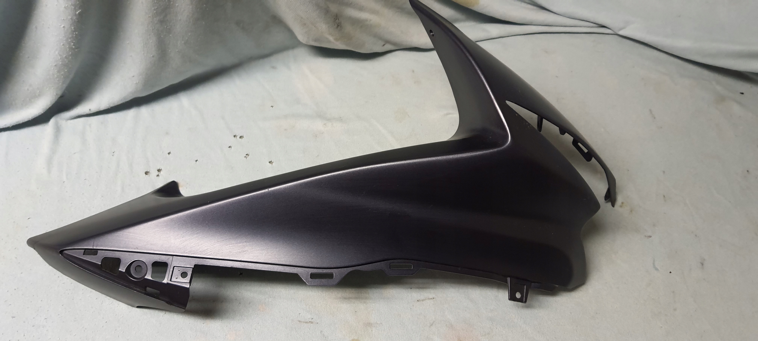 SUZUKI GSX-R 750 2011-15 owiewka górna prawa