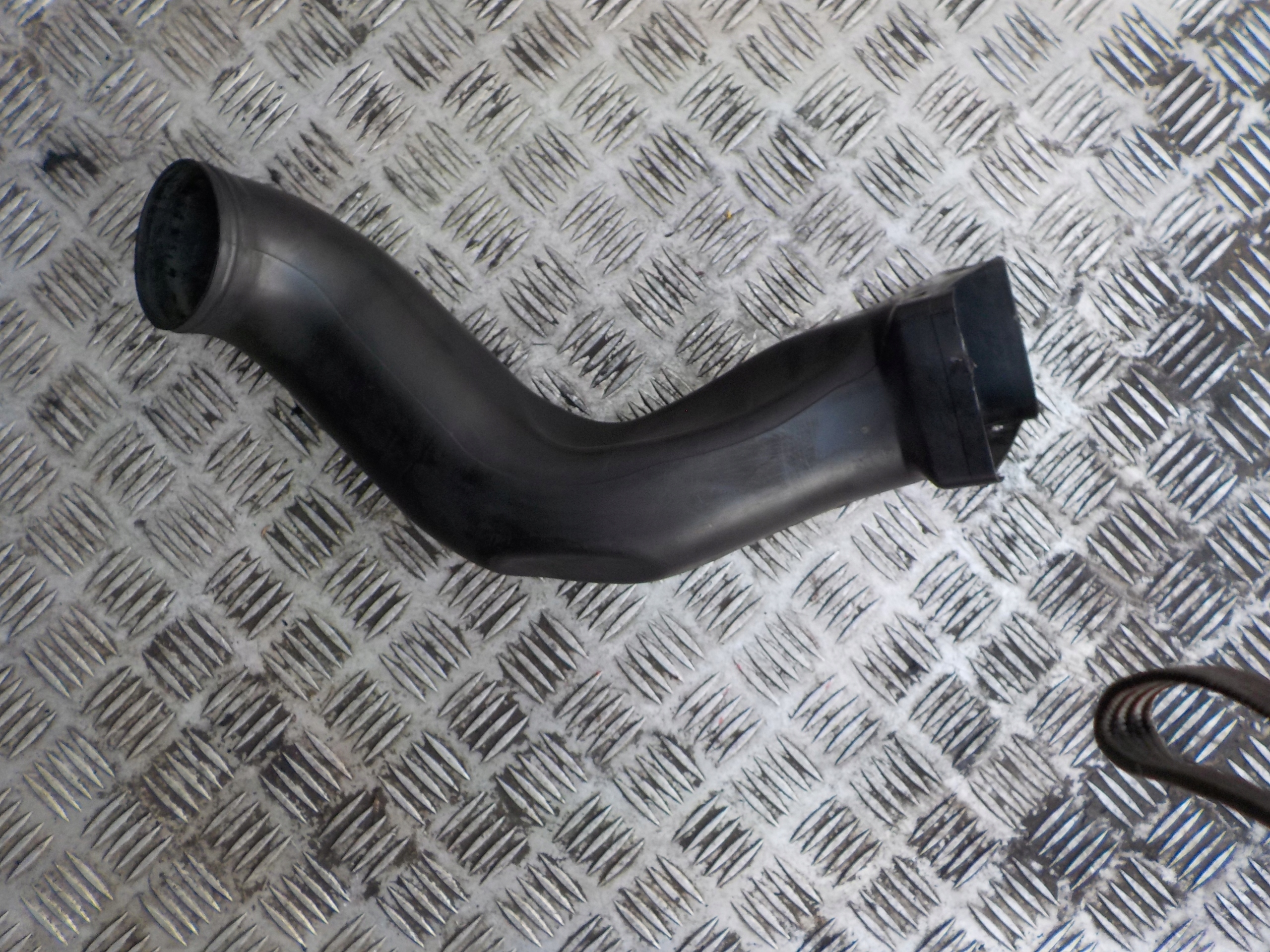 BMW E39 2.5D wiring pipe air 13.32-247826