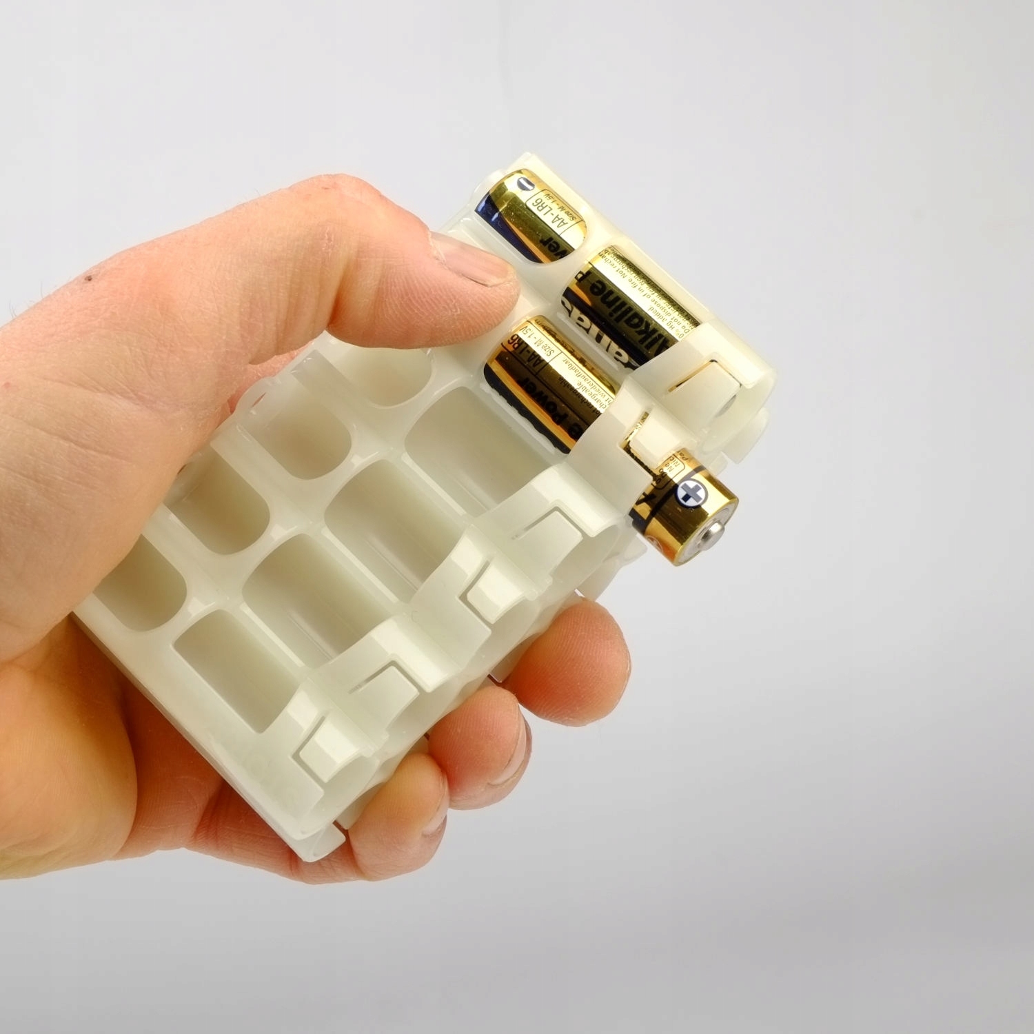 Pojemnik pudełko na baterie aku 12xAA R6 Storacell FOSFORYZUJĄCE Model 1005