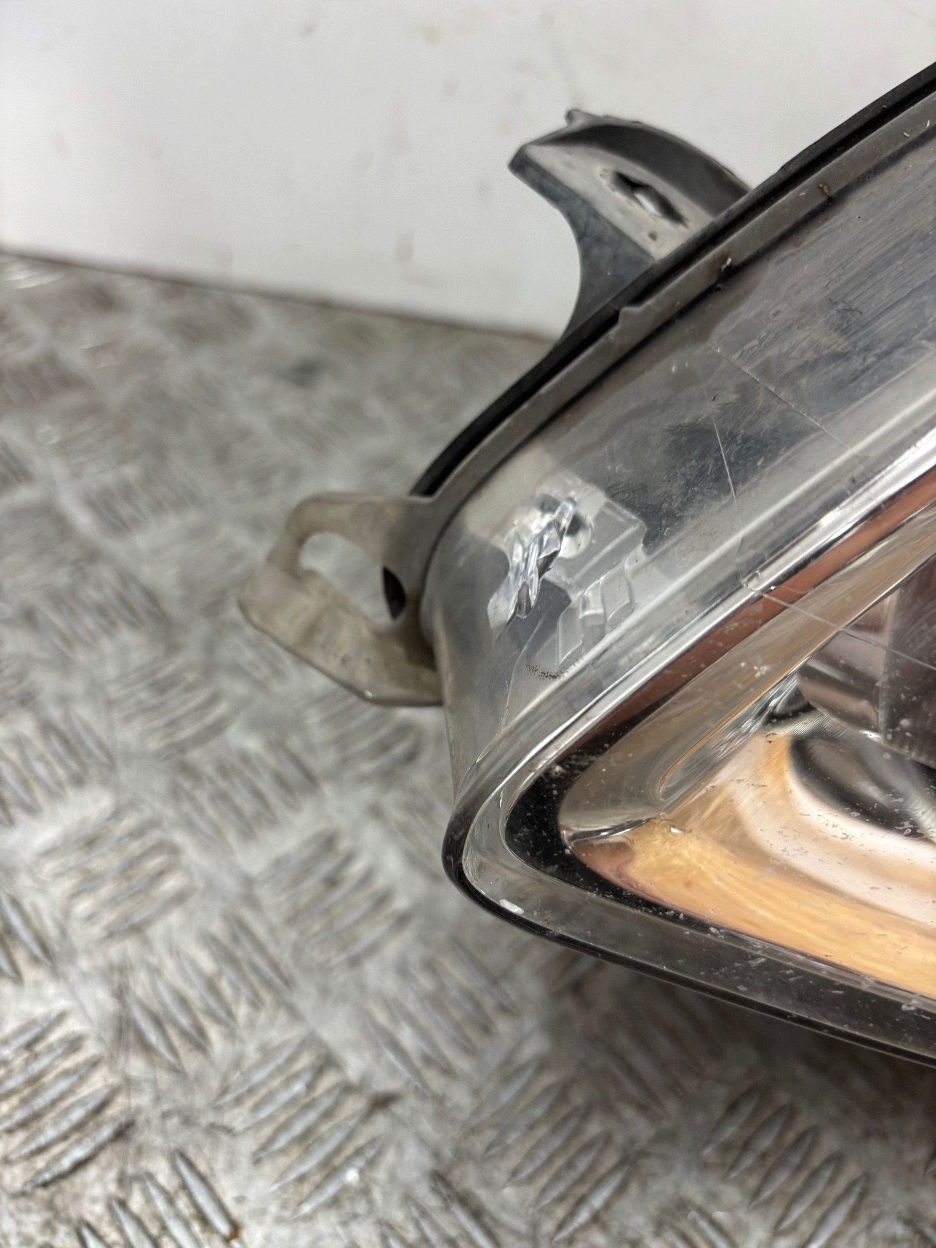 REFLEKTOR light left XENON OPEL INSIGNIA A