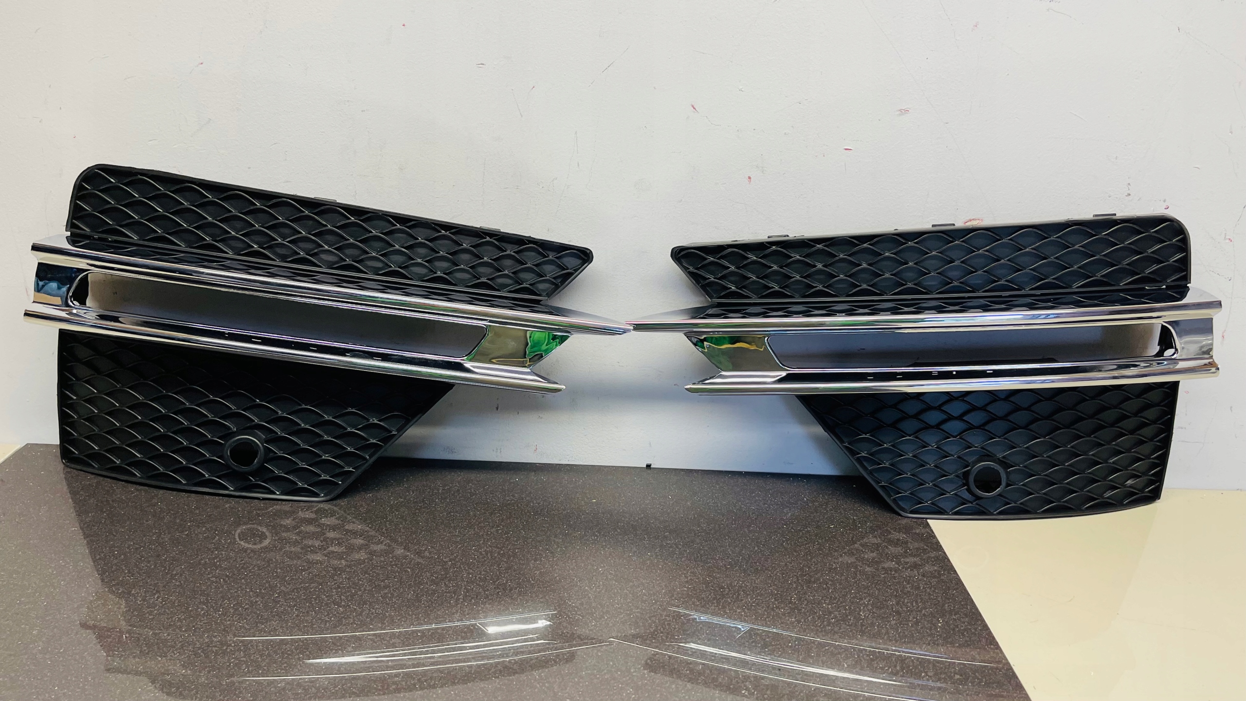 kratka boczna chrom prawa lew MERCEDES W166 ML AMG