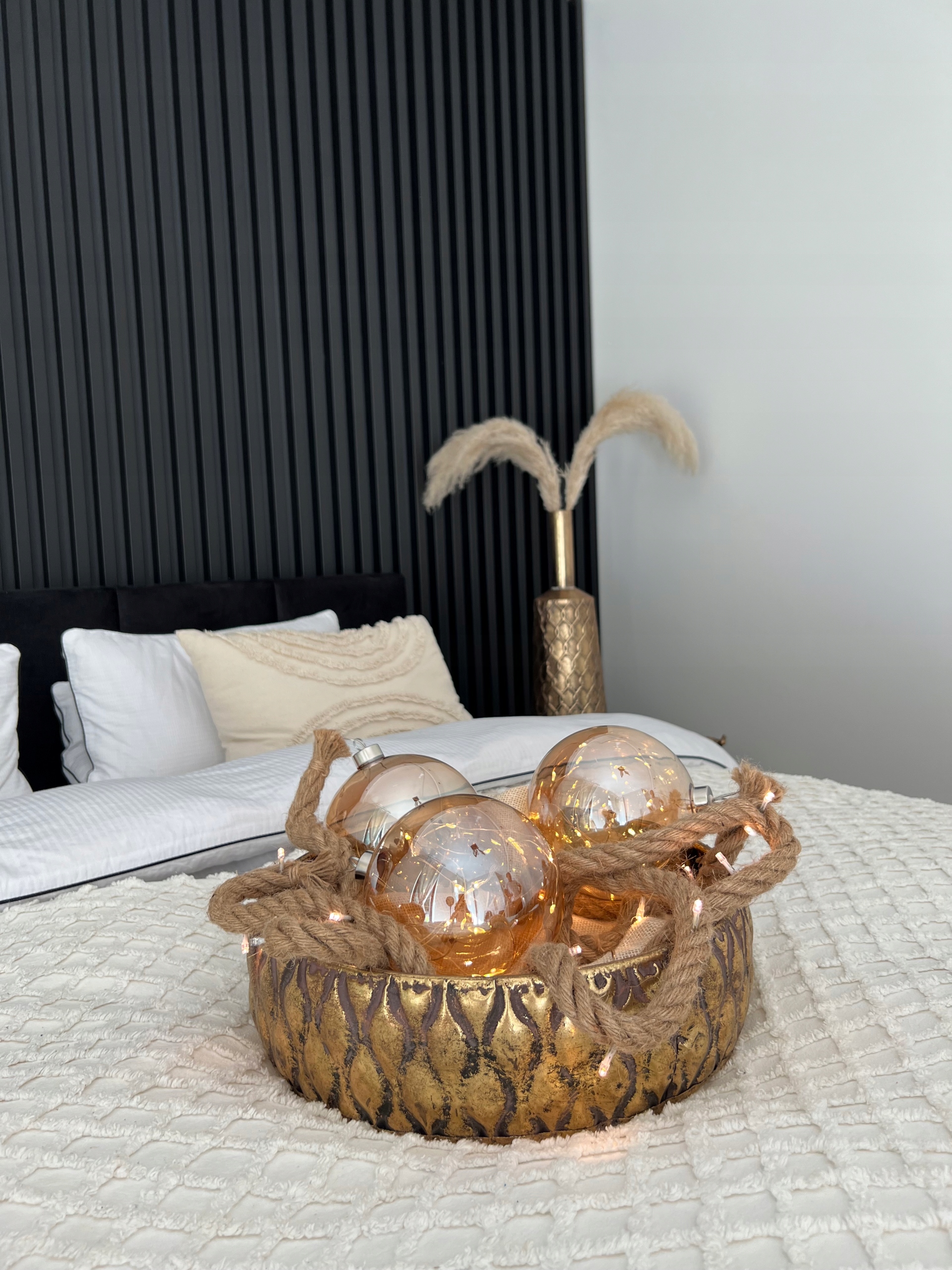 KULA SZKLANA ŚWIECĄCA DEKORACJA ŚWIĄTECZNA SZNUR Materiał dominujący inny