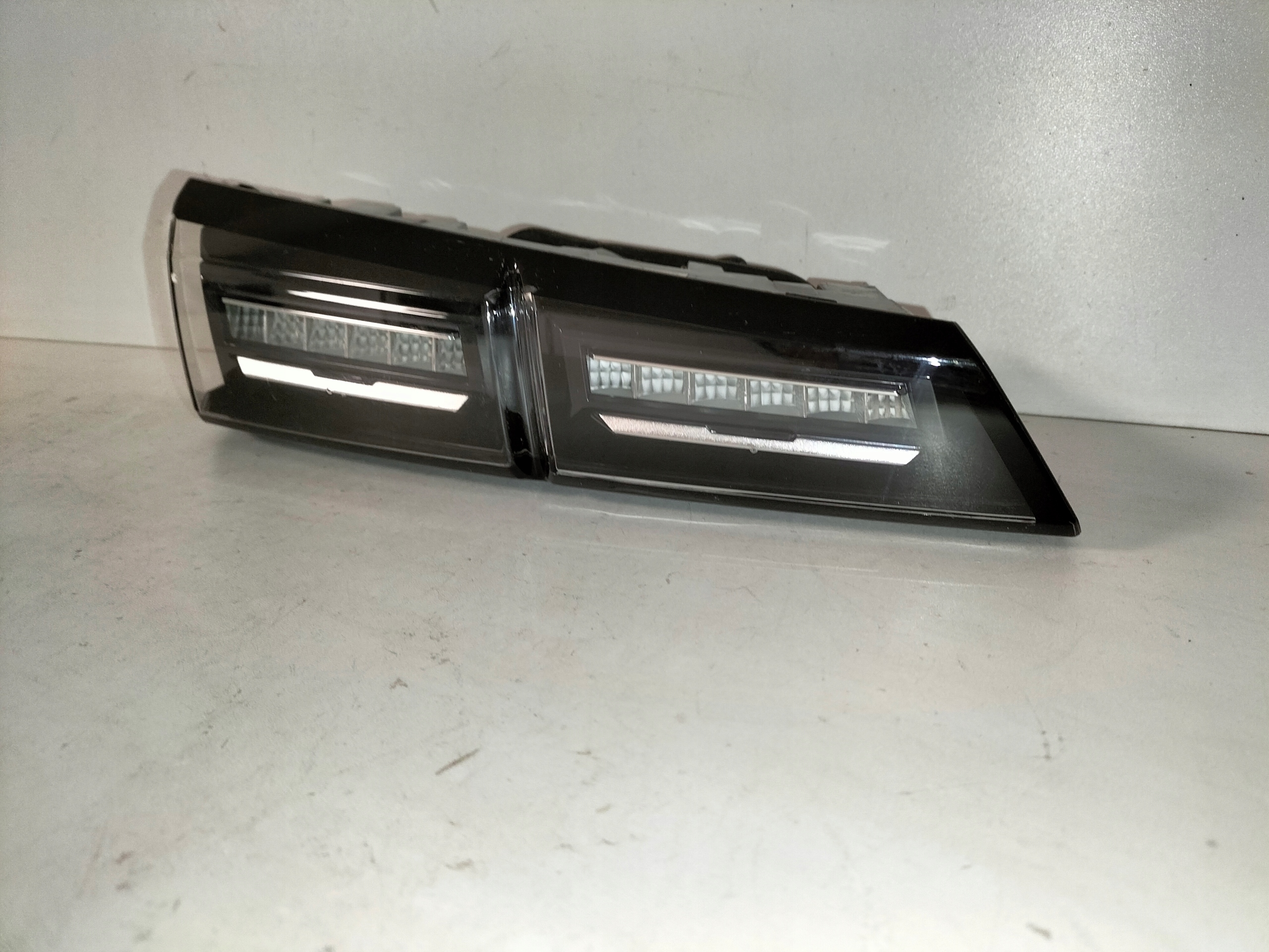 light rear rear part left PEUGEOT 308 III T10 21