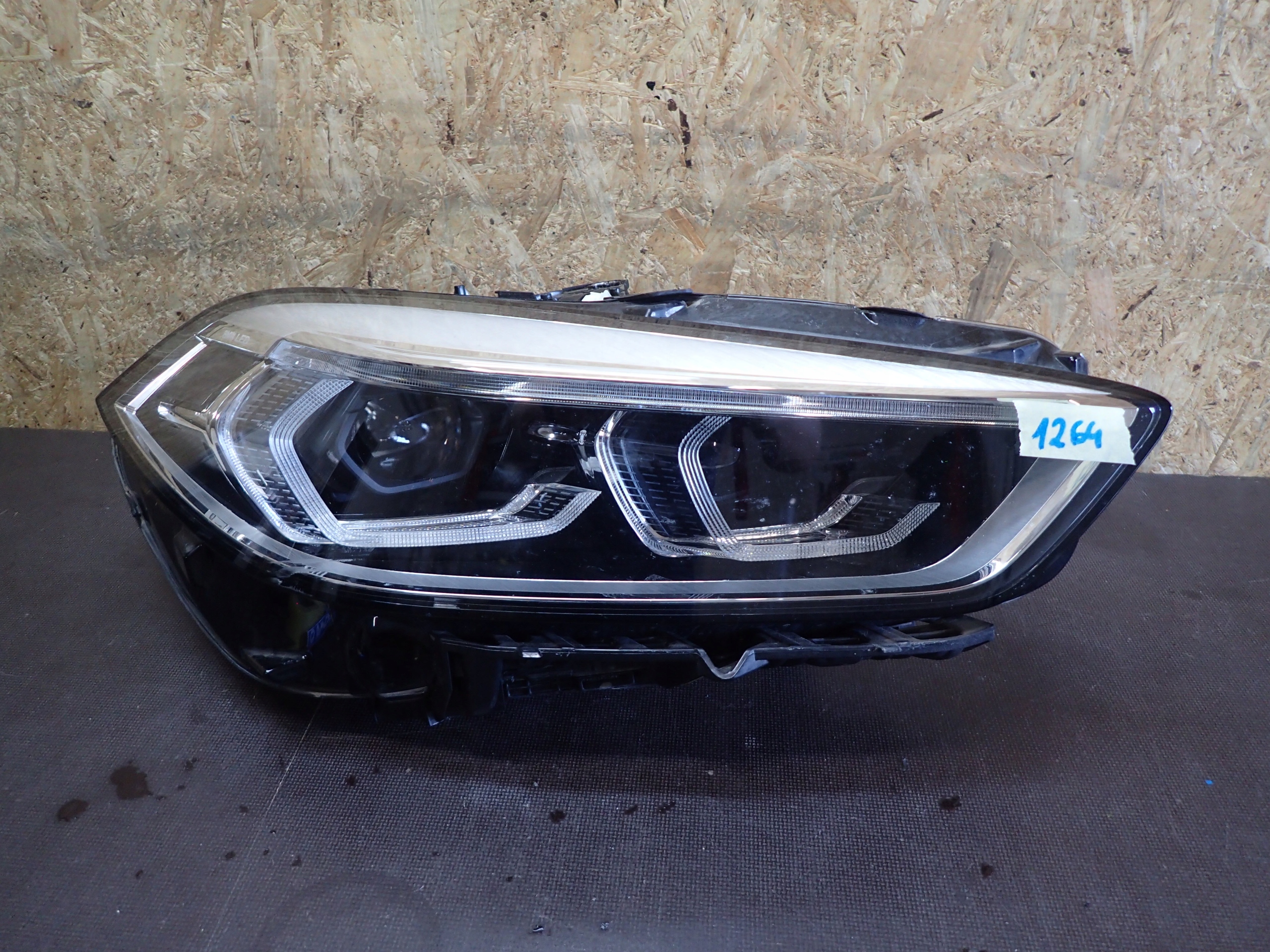 LIGHT FRONT RIGHT BMW AND 1 F40 FULL LED