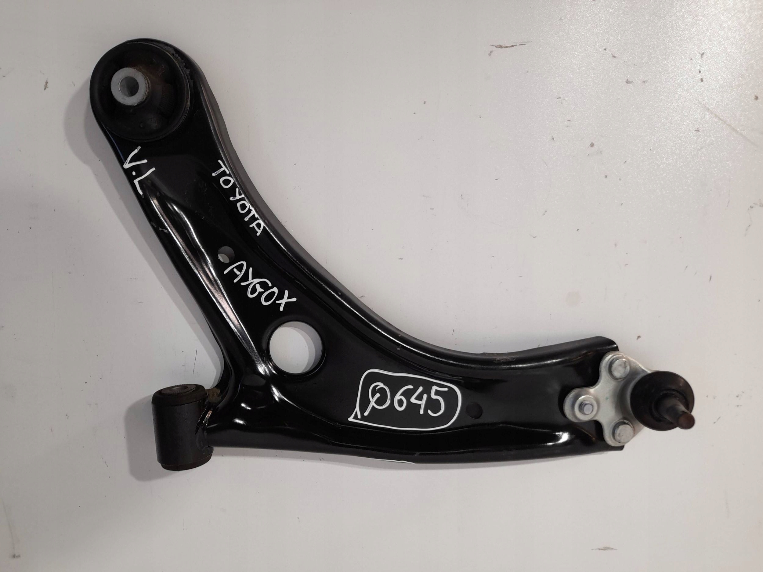 Toyota Aygo X arm front left 28B24L (Q645)