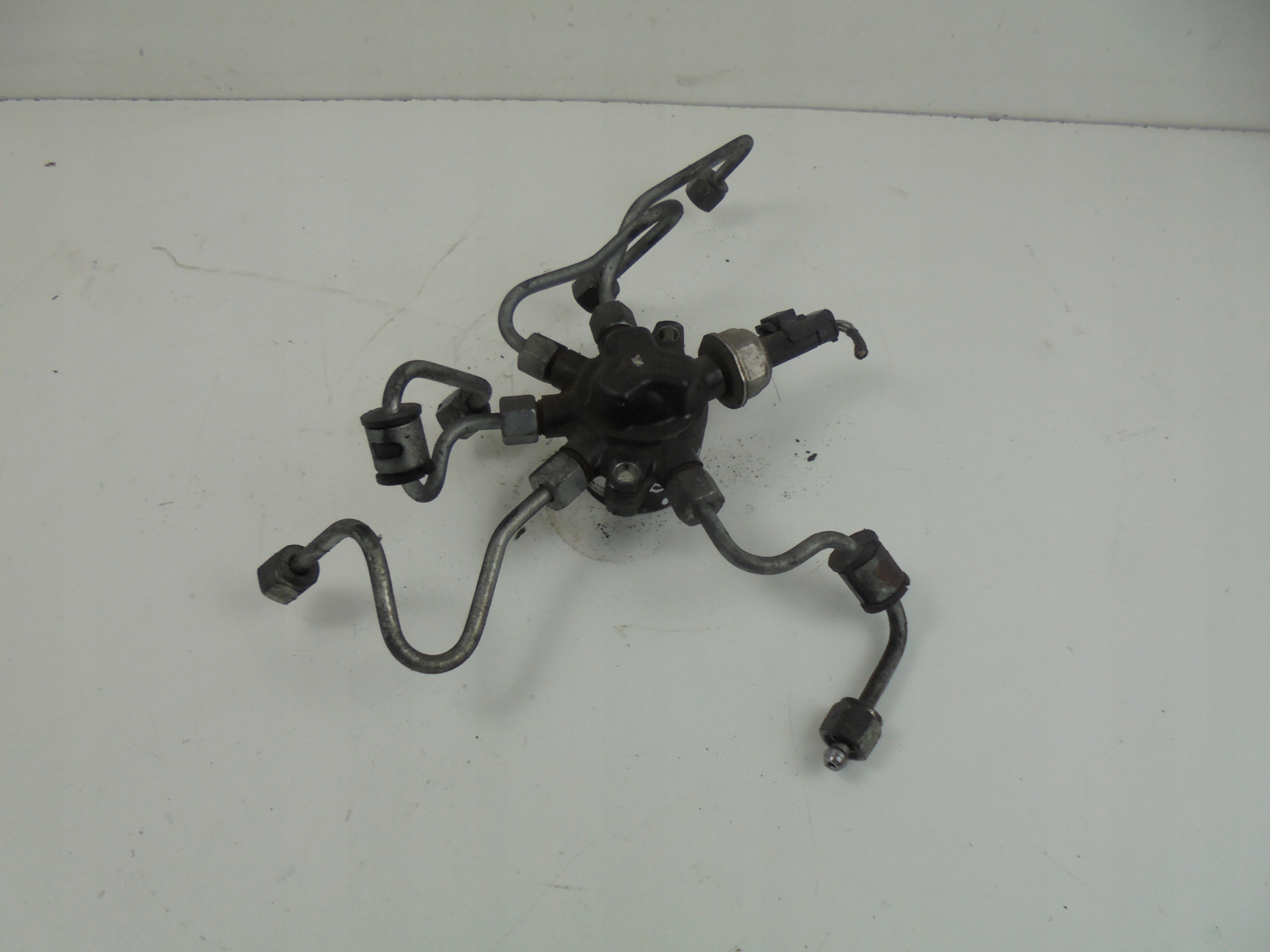 ROZDZIELACZ PALIWA 4M509D280DB FORD C-MAX 1.8 TDCI Producent części Delphi