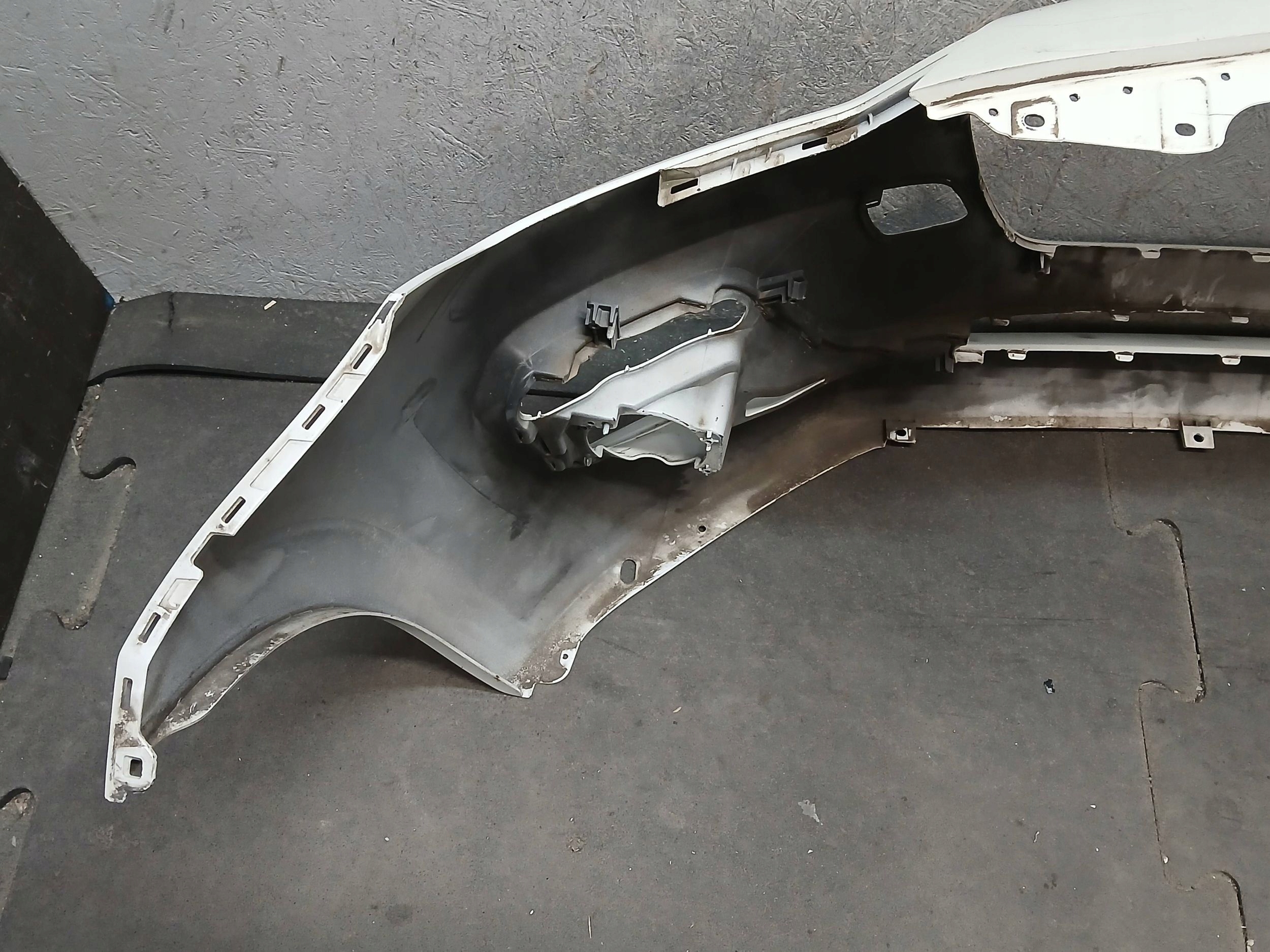 nárazník predok SUZUKI SWIFT MK8
