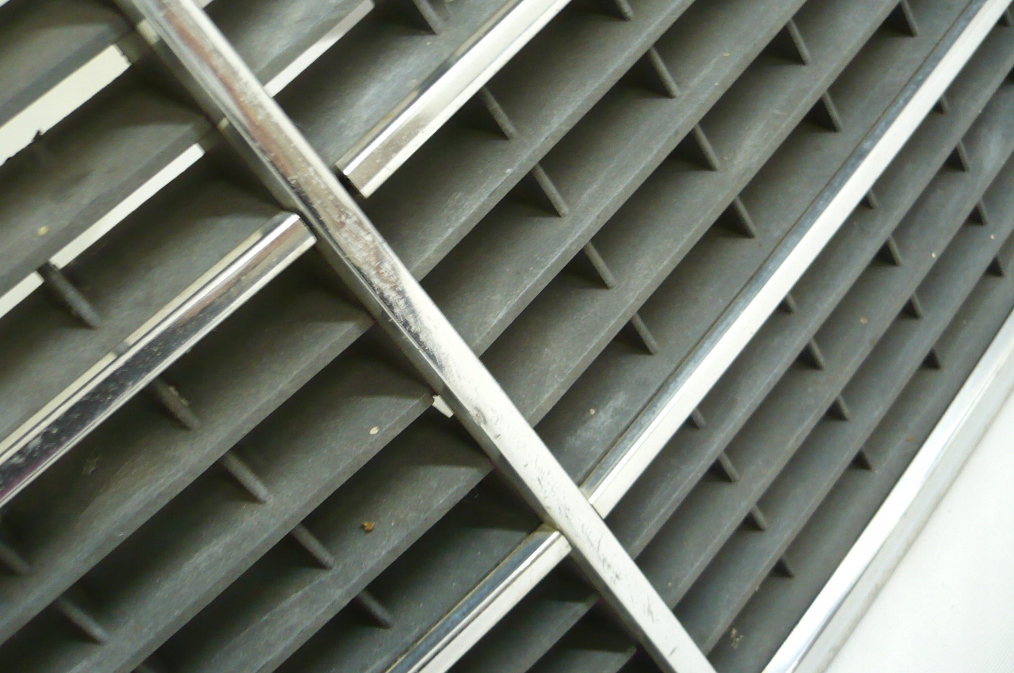 MERCEDES E KLASA W210 Grille 1995-99