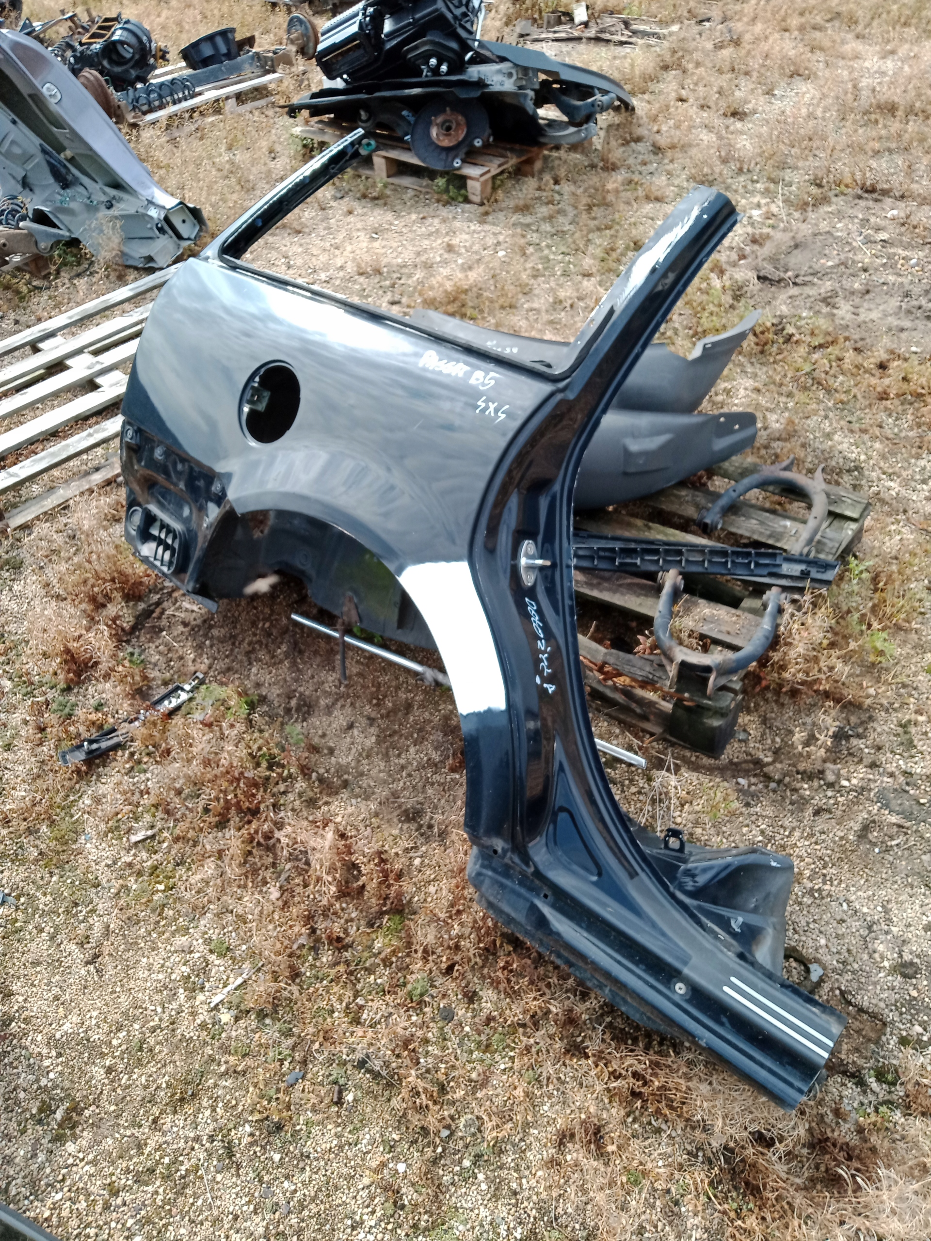 VW PASSAT B5 LIFT 00-05 KOMBI VARIANT BŁOTNIK PRAWY TYLNY + PRÓG - ĆWIARTKA