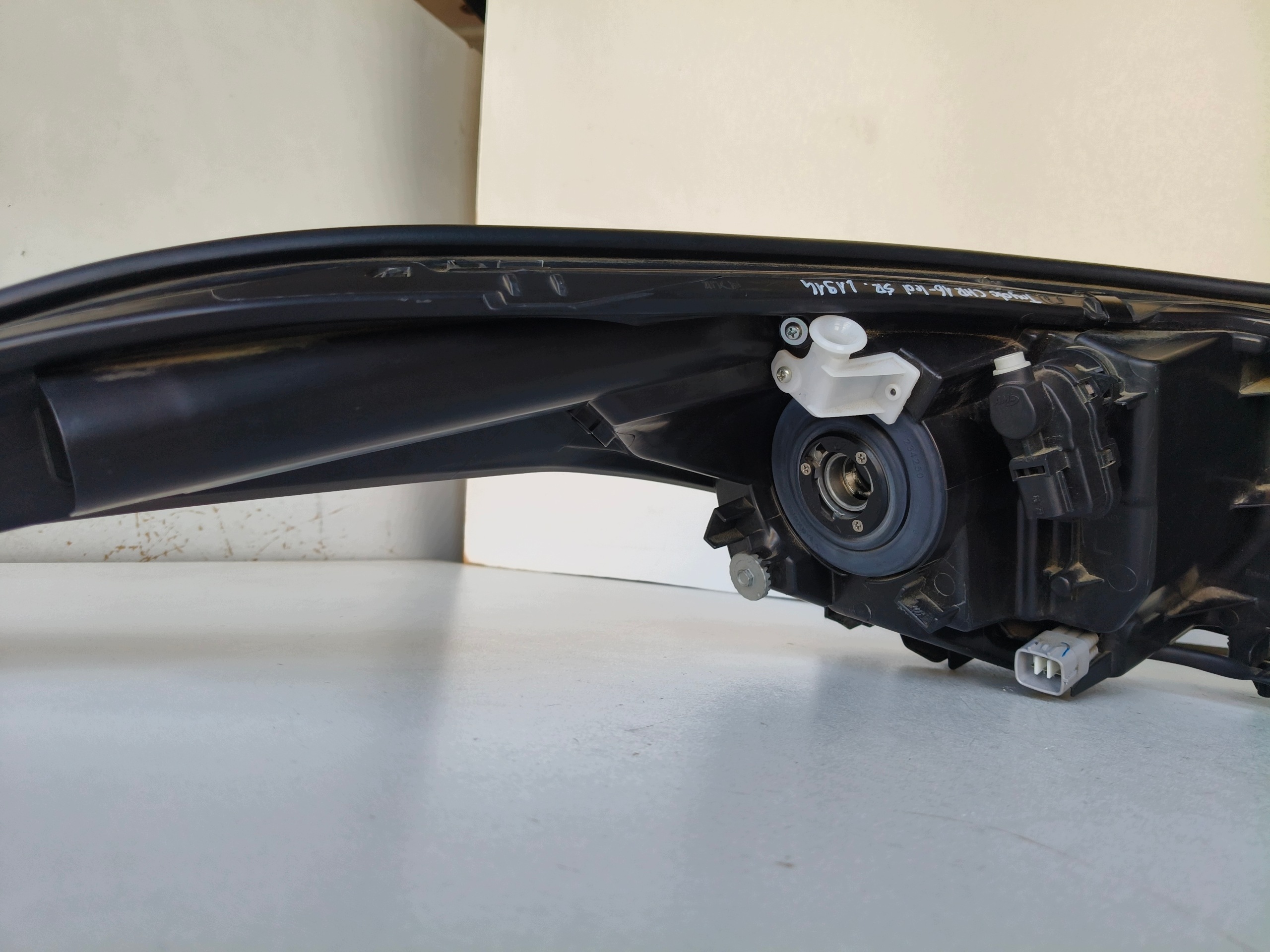 light left REFLEKTOR TOYOTA CHR 16- LED