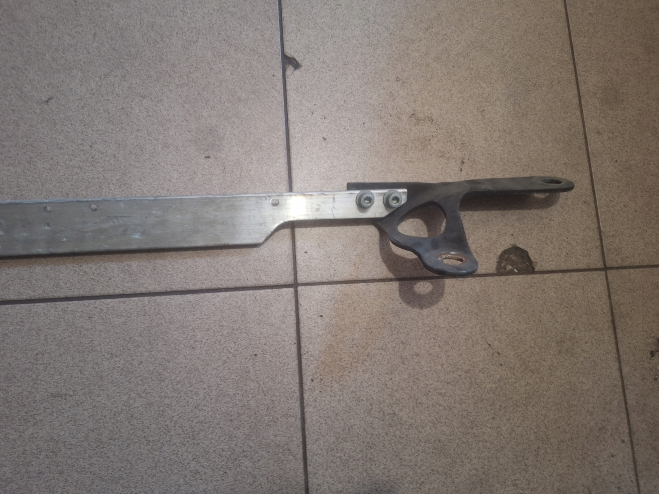 ROZPÓRKA KIELICHÓW WZMOCNIENIE AUDI A6 C5 SEDAN KOMBI Numer katalogowy oryginału 4B0865645