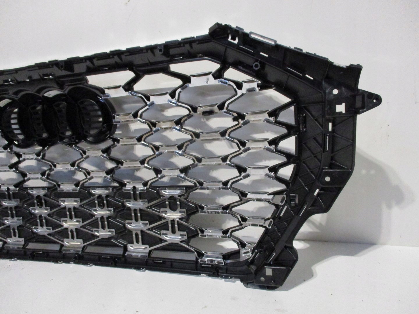 Audi OE 83F853651 83F853651A