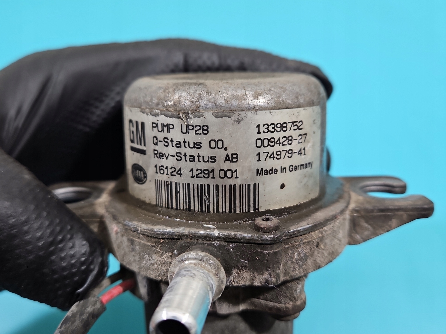 насос вакум opel ASTRA IV J 13398752 1.4 T