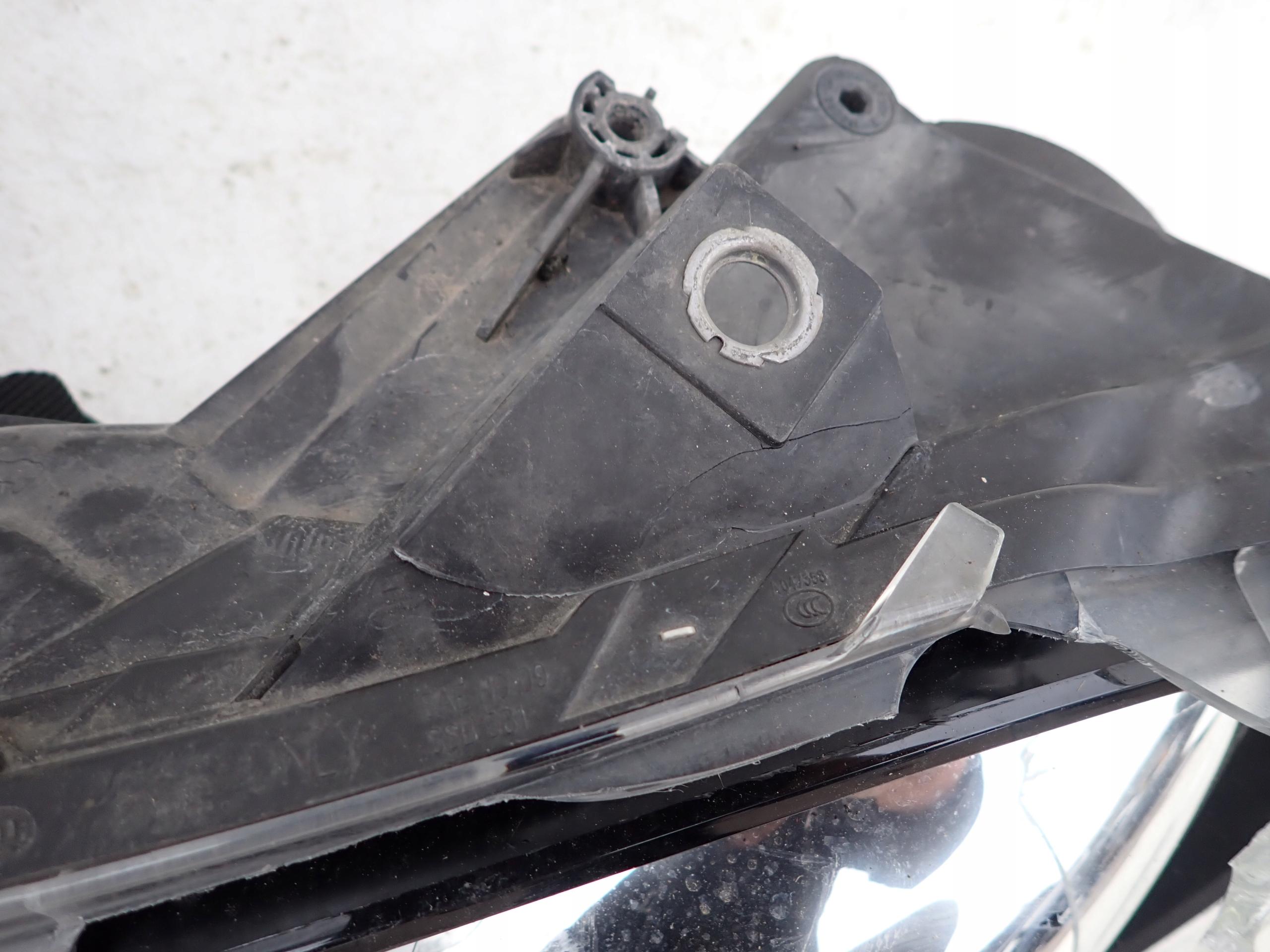 VW GOLF VI 6 GTI 08-12 XENON light left front
