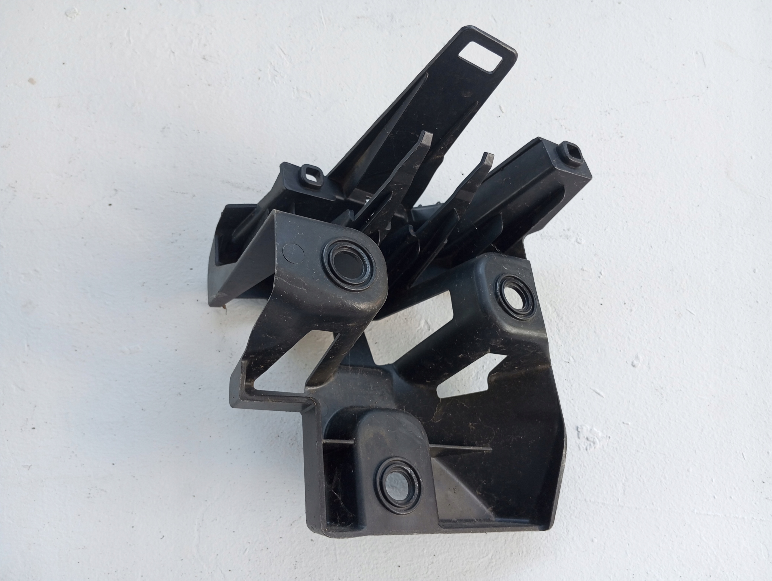 bumper bracket PEUGEOT 9813570880 rear part right
