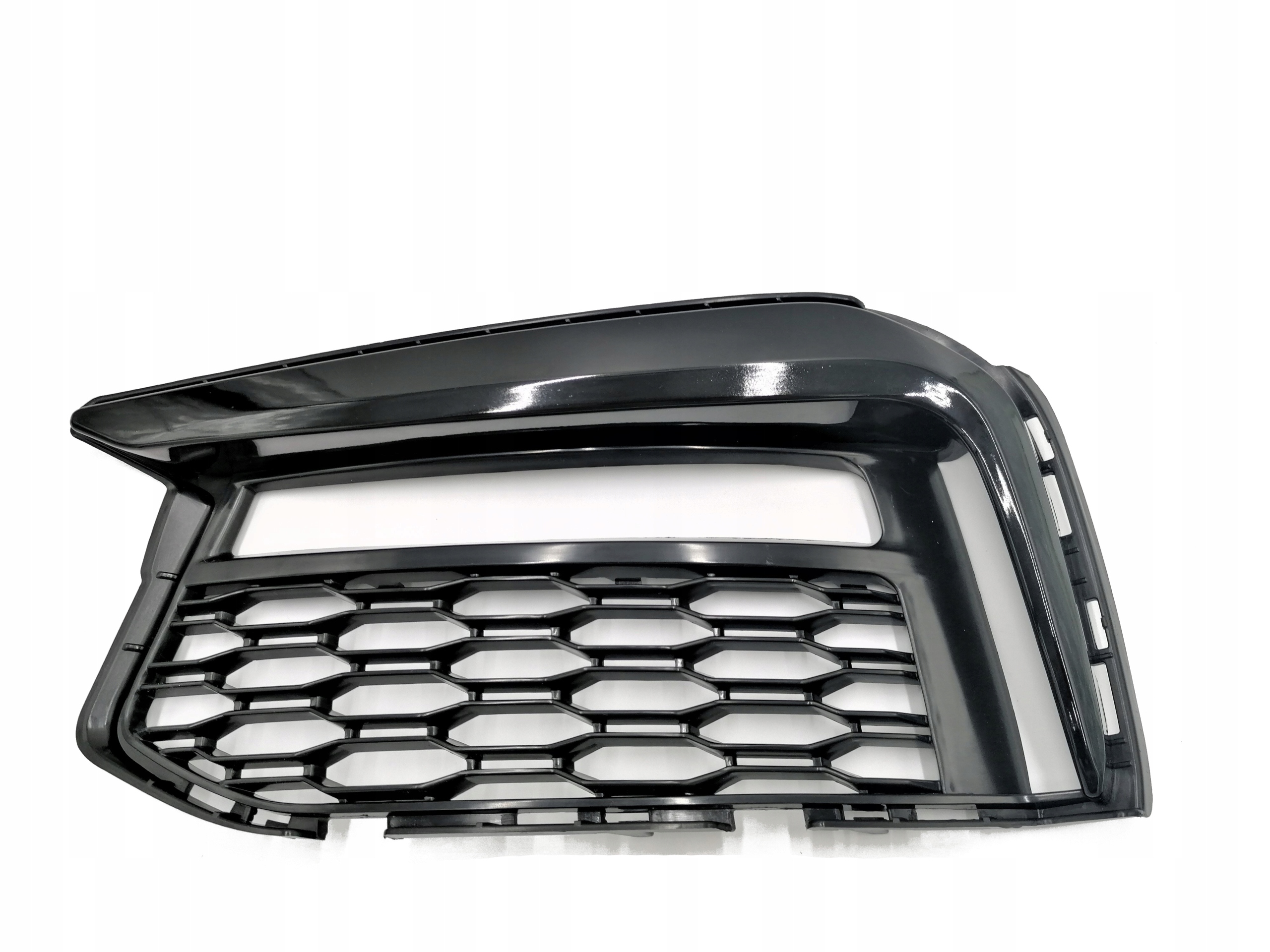 51118064963 - CAP Left Air INLET G30 G31 M-PAK