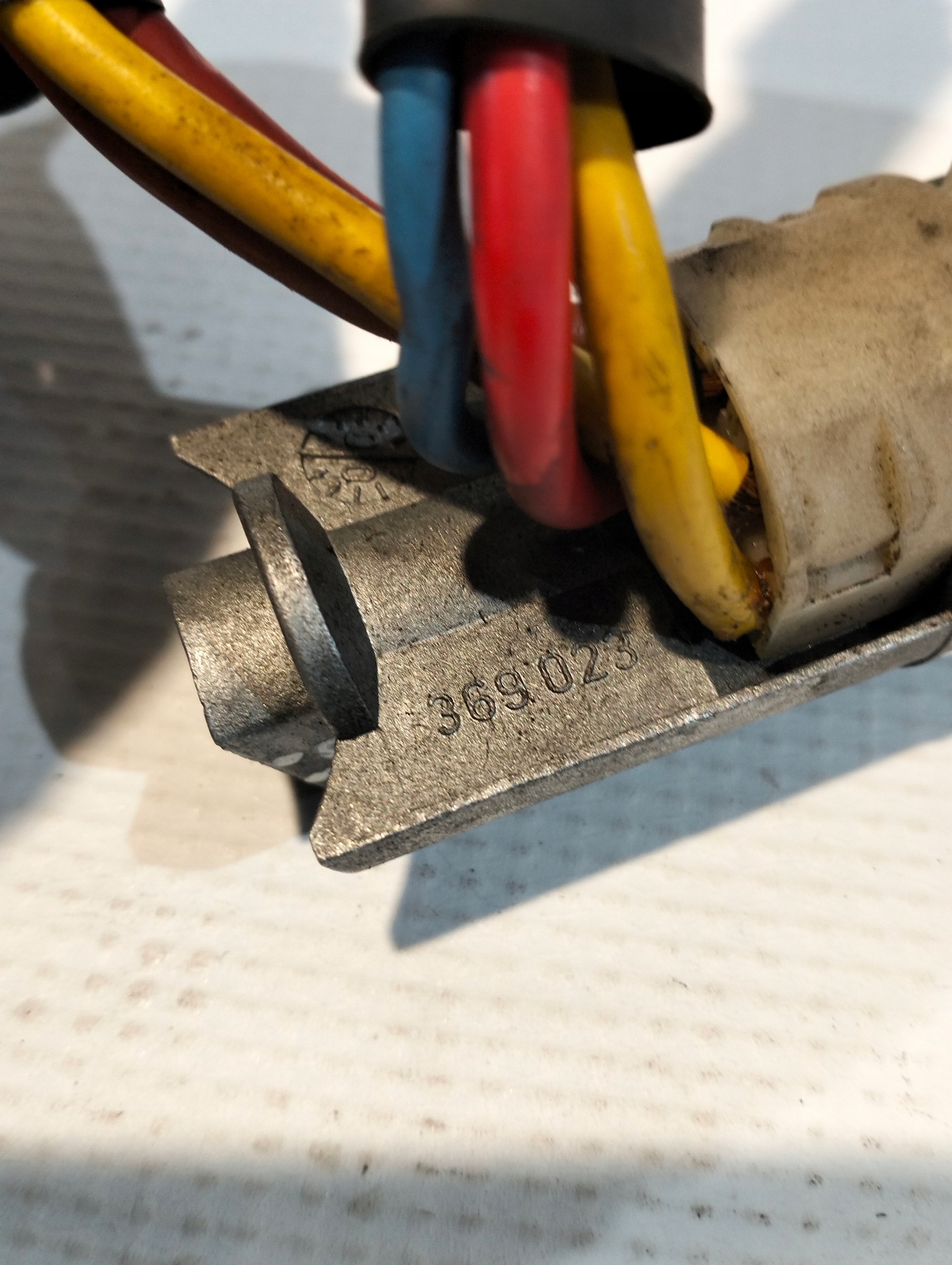 ignition Z KLUCZYKIEM PEUGOET 206 369023