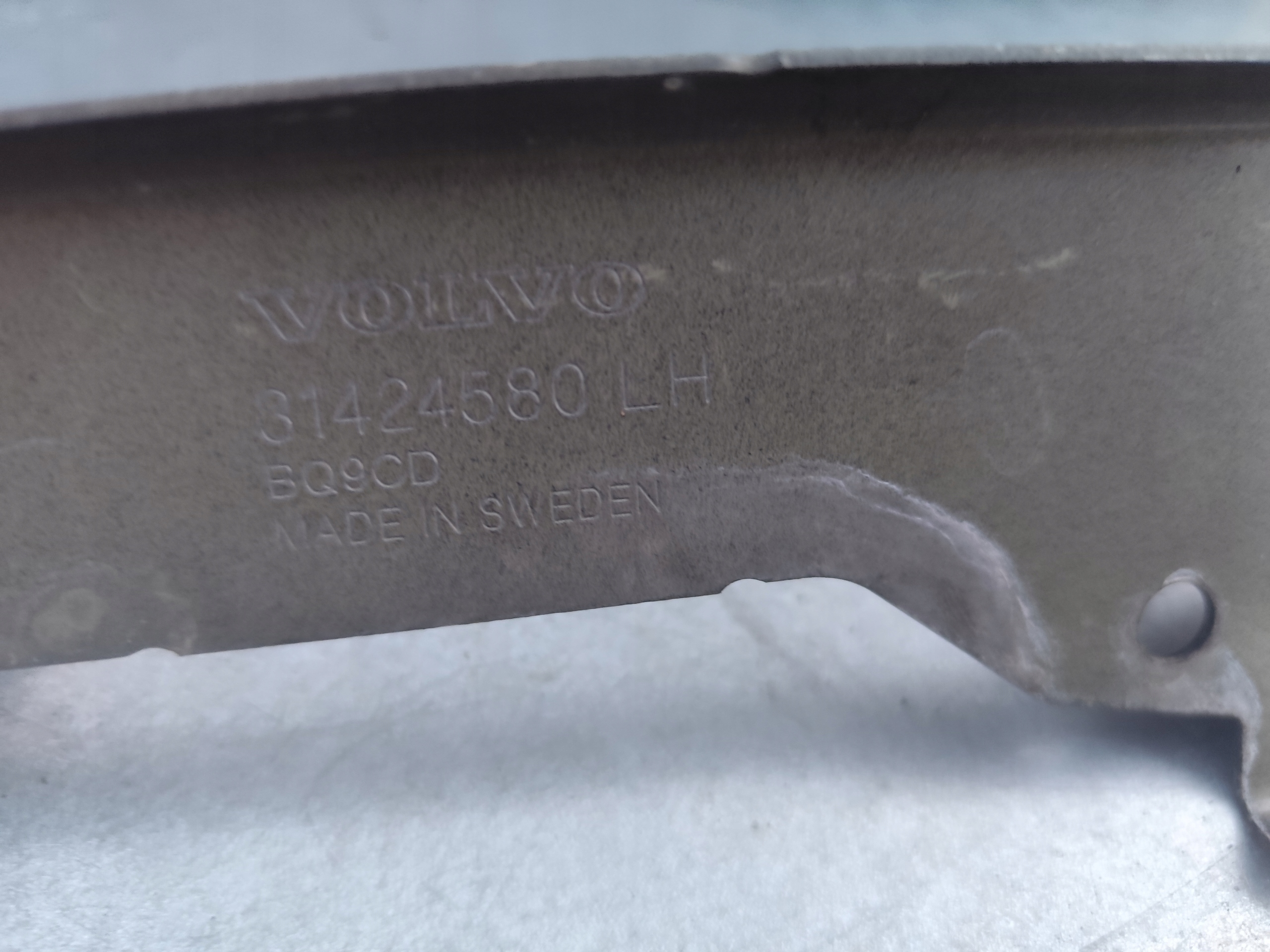 VOLVO XC60 II Console Support plaque Aile Avant Gauche
