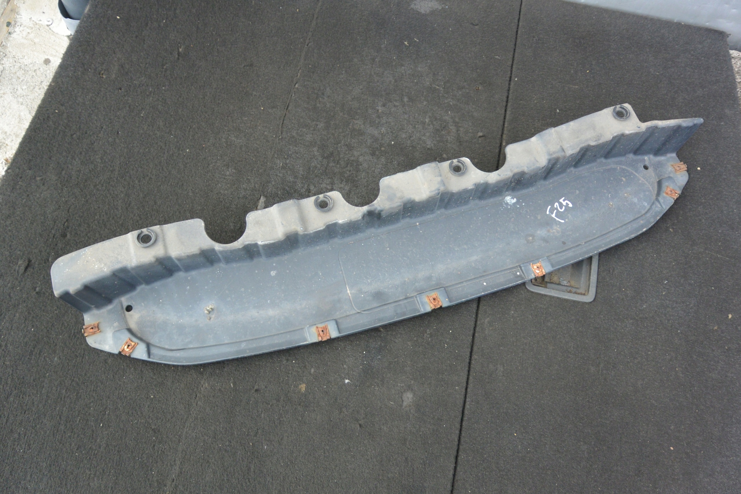 cover support below bumper rear BMW X3 F25 7237454