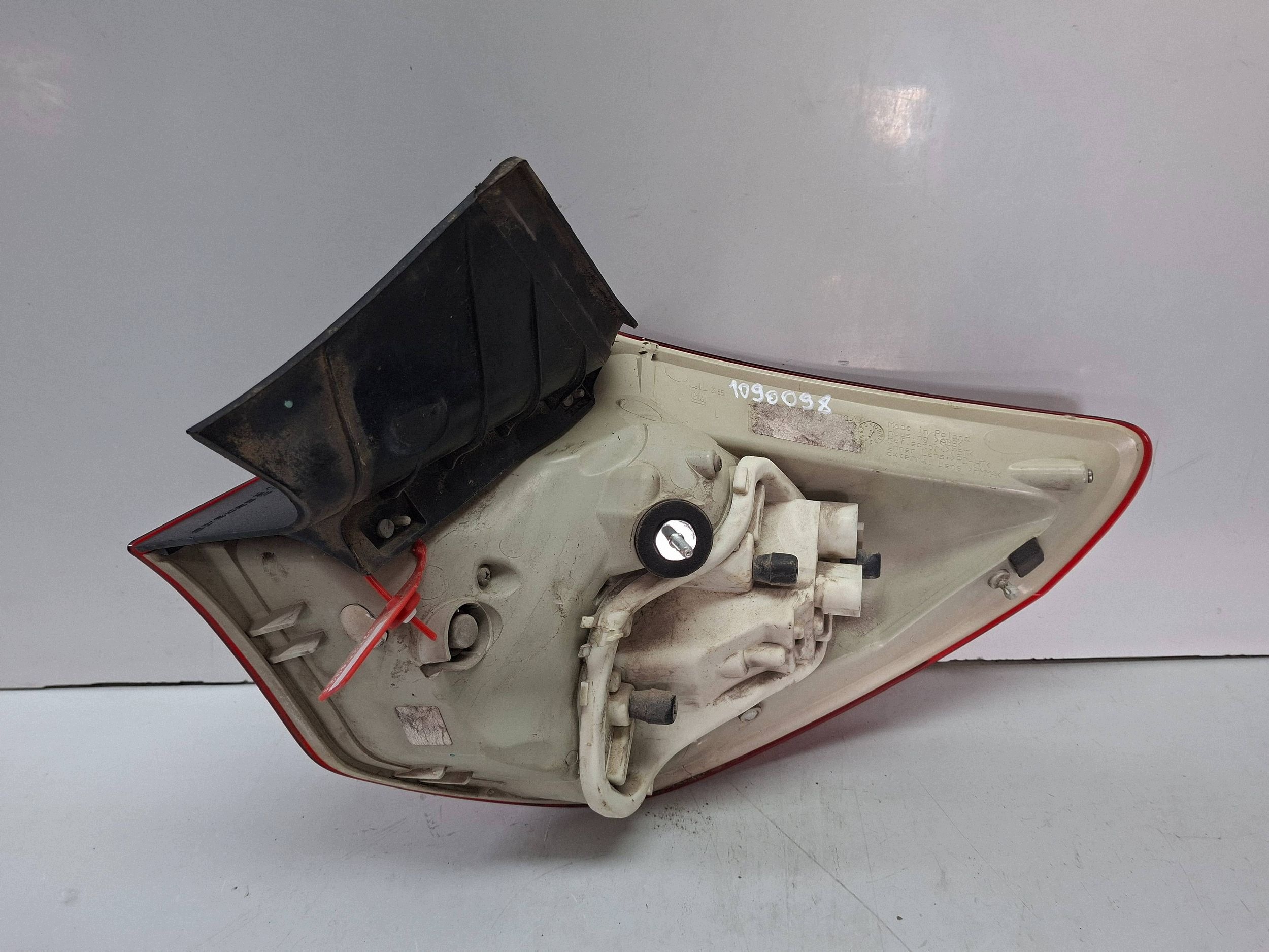 feu arrière gauche 1090098 OPEL ASTRA J HB 2009