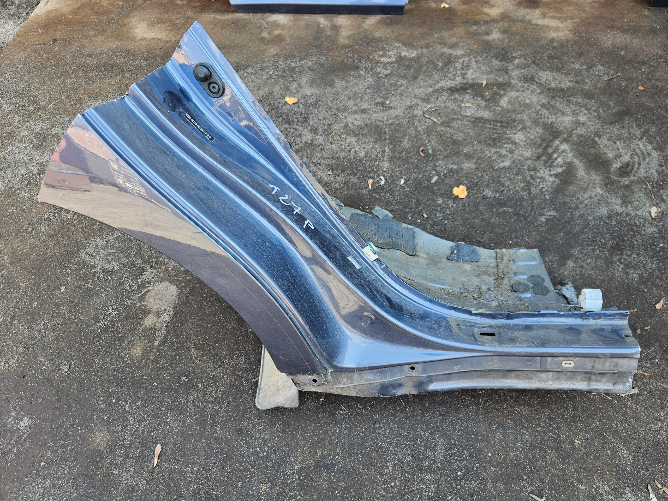 TOYOTA AVENSIS T27 09-17 REPERATURKA BŁOTNIKA PRAWA