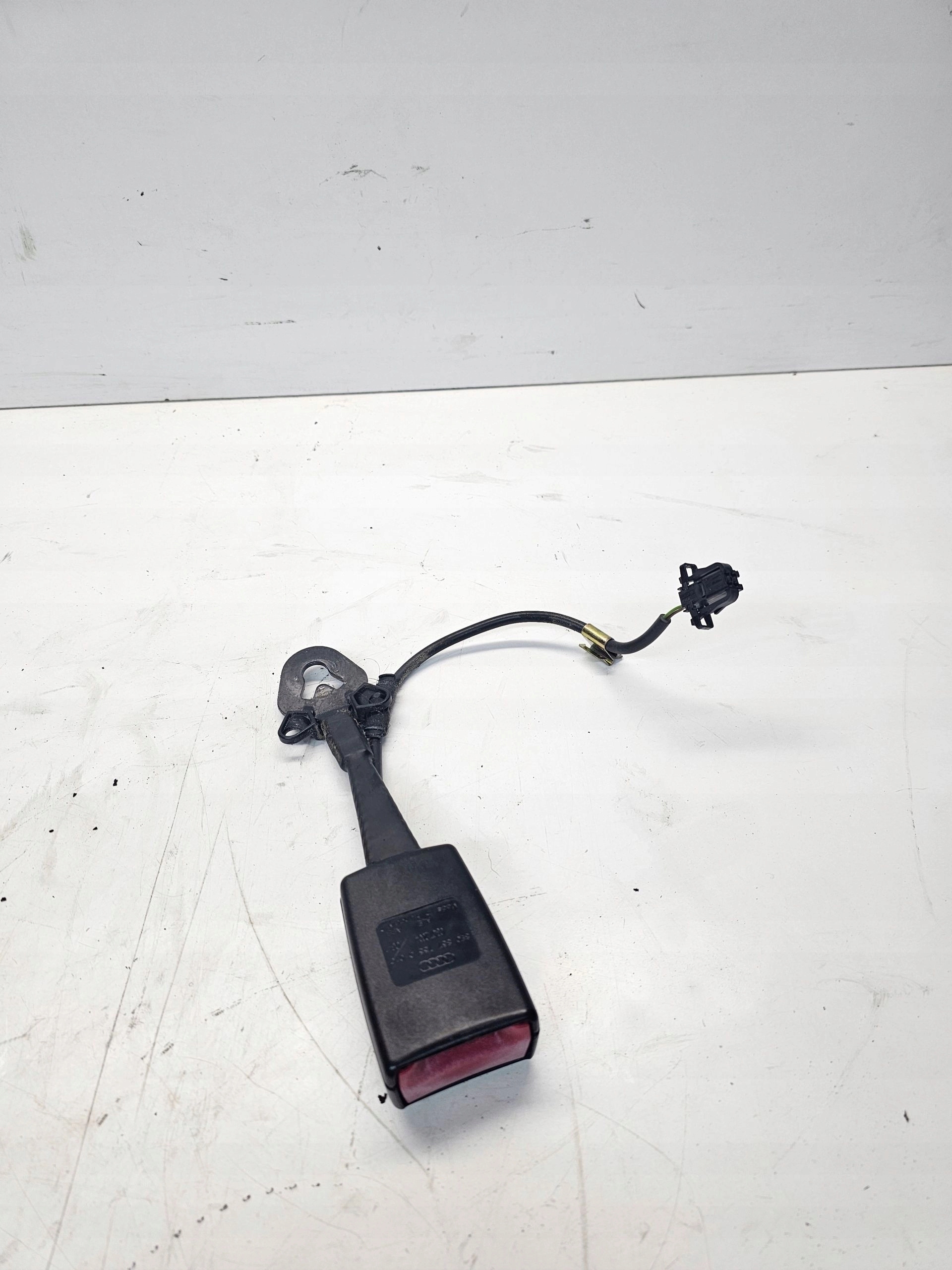 ZAPINKA supports left right AUDI A4 B6 B7 A6 C6 8E0857755D