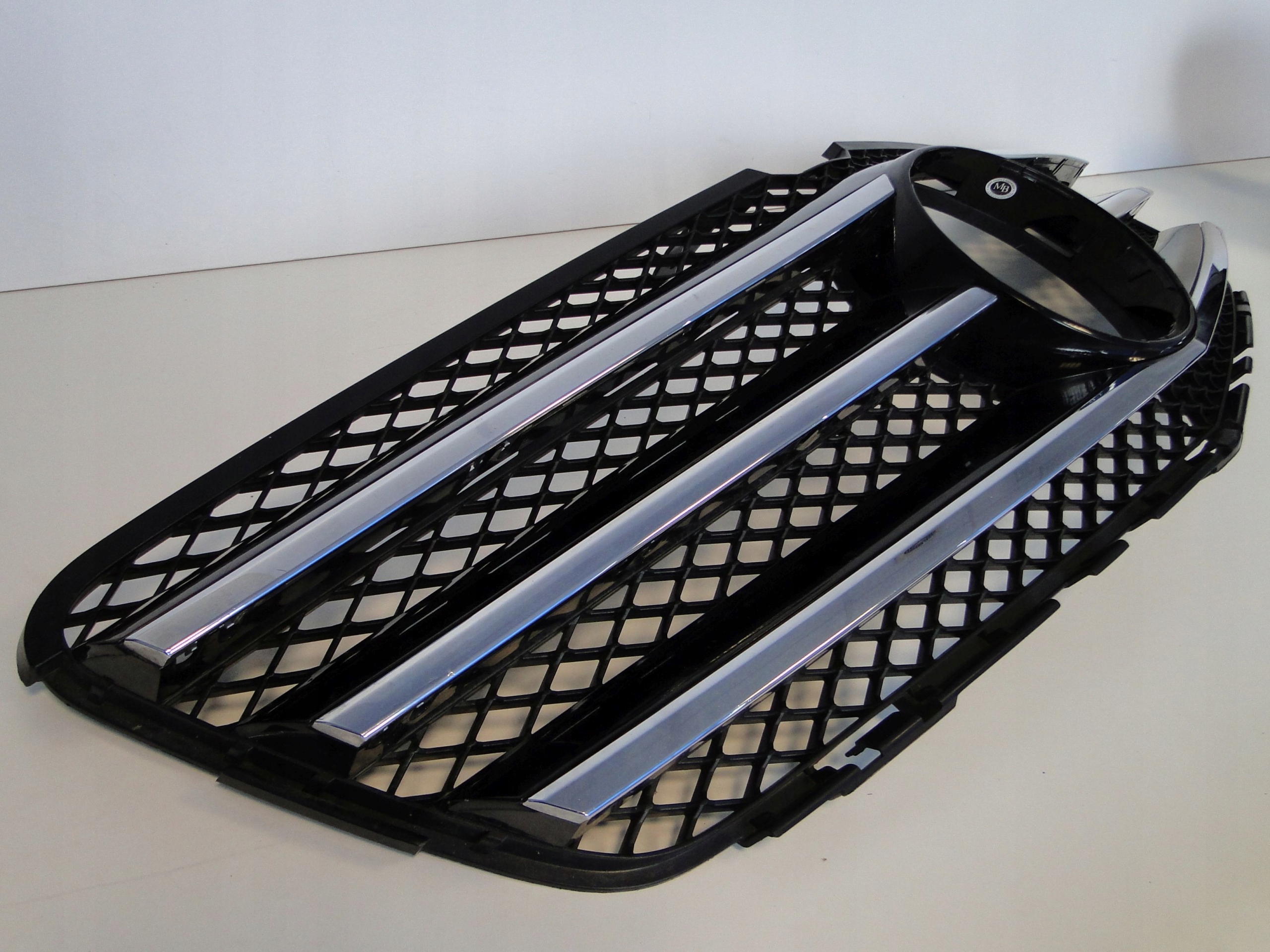 MERCEDES R KLASA W251 251 LIFT PO LIFCIE GRILL ATRAPA BEZ RADARU Numer katalogowy oryginału A2518801583