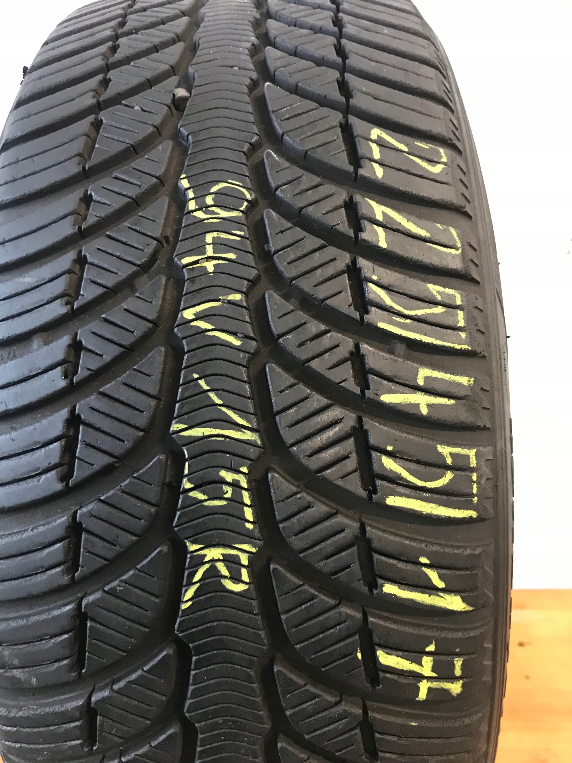 1 x Kleber Quadraxer 225/45R17 94 V