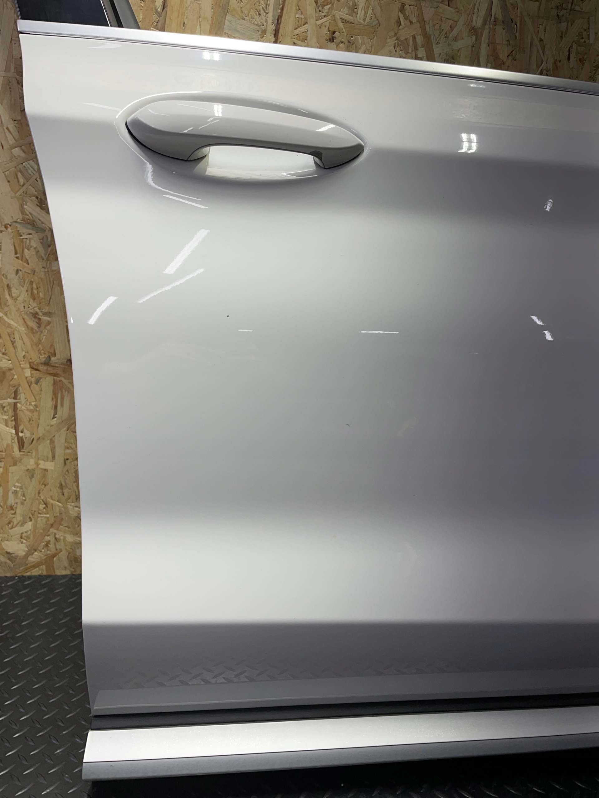 DRZWI PRAWE PRZEDNIE PRAWY PRZÓD BMW X3 G01 ALPINEWEISS A300 Strona zabudowy przód - prawa