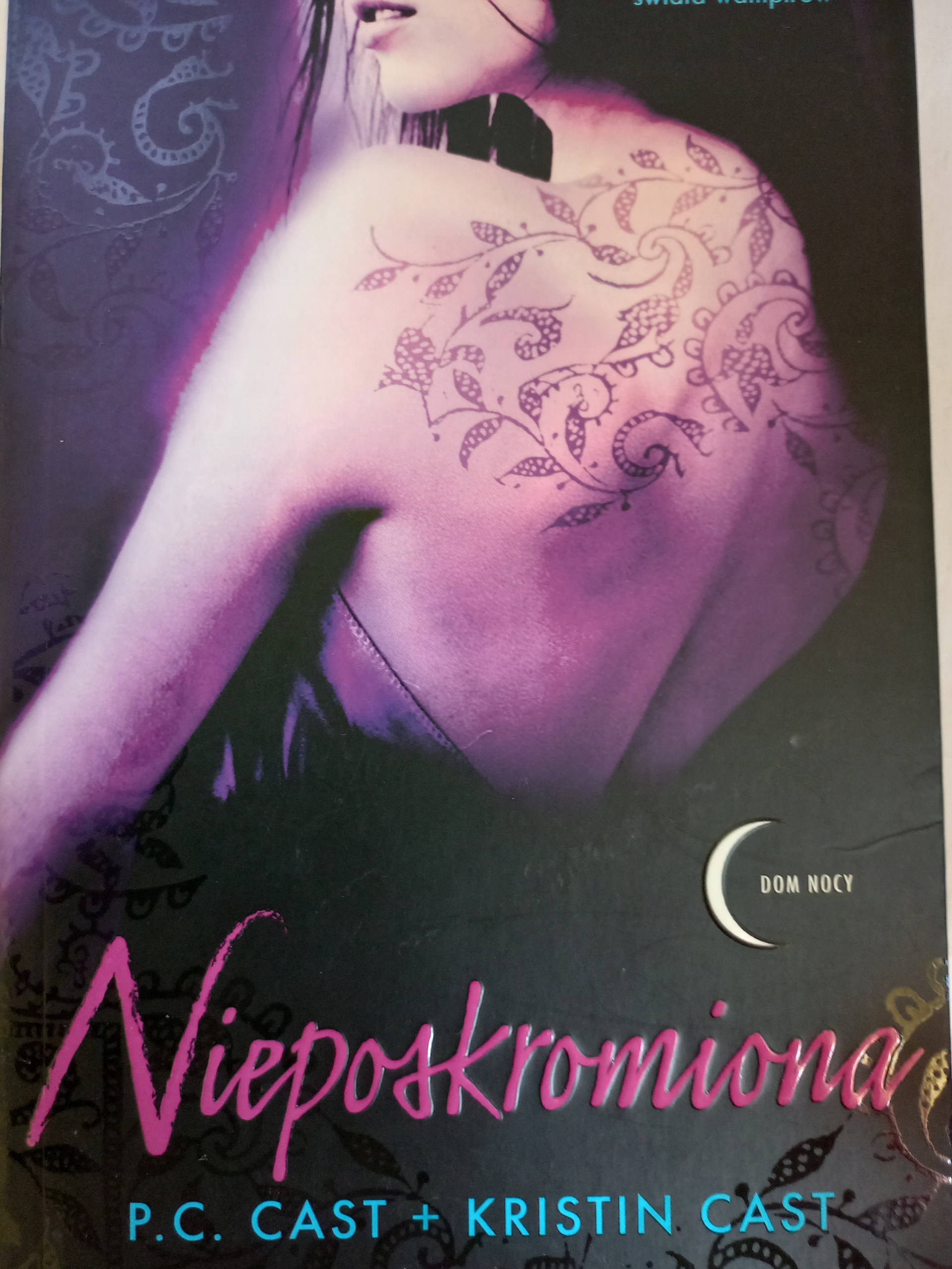 Nieposkromiona tom 4 (K.Cast, P.C.Cast)