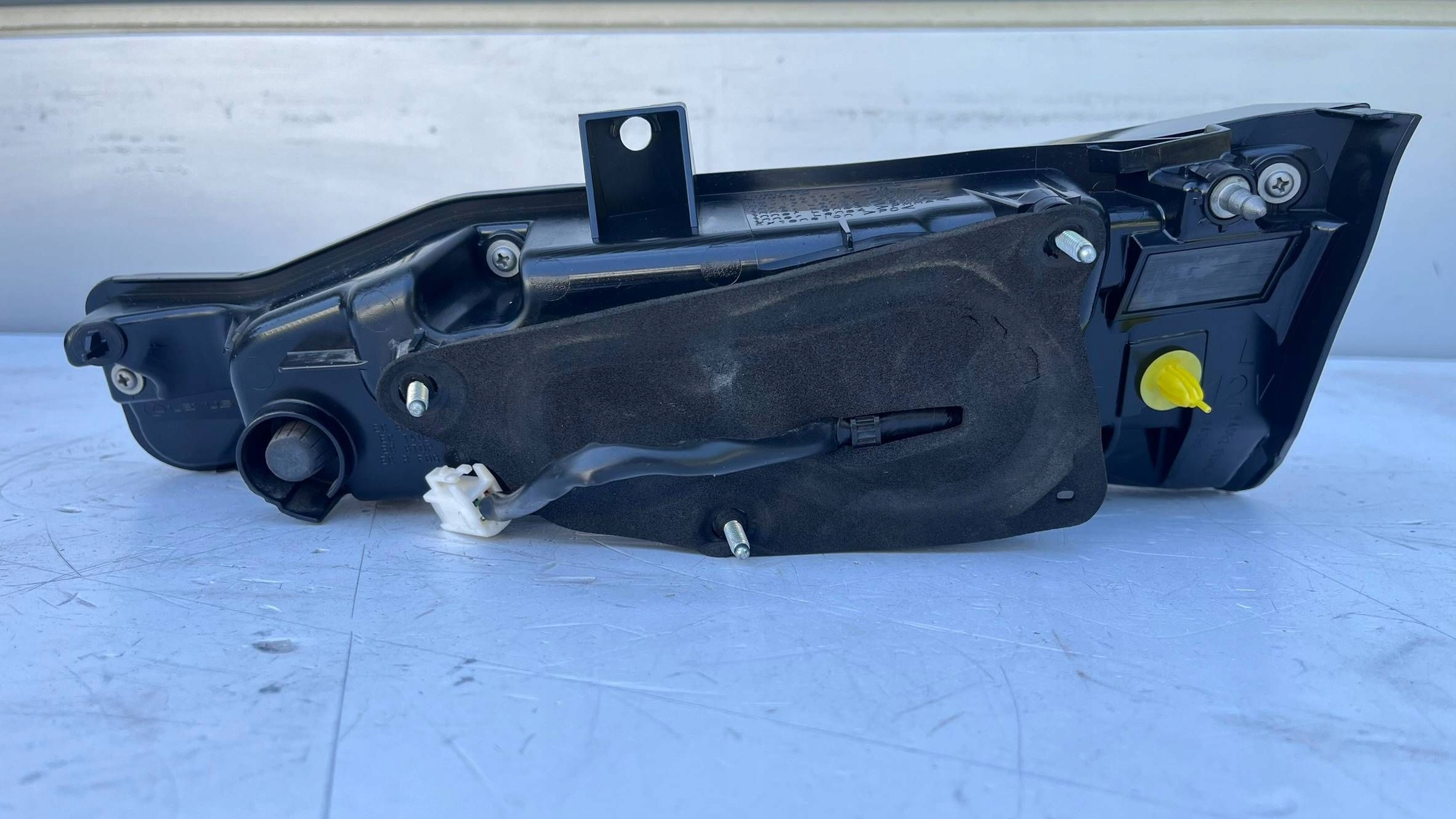 фонарь левый lexus NX 300H 2021-> с