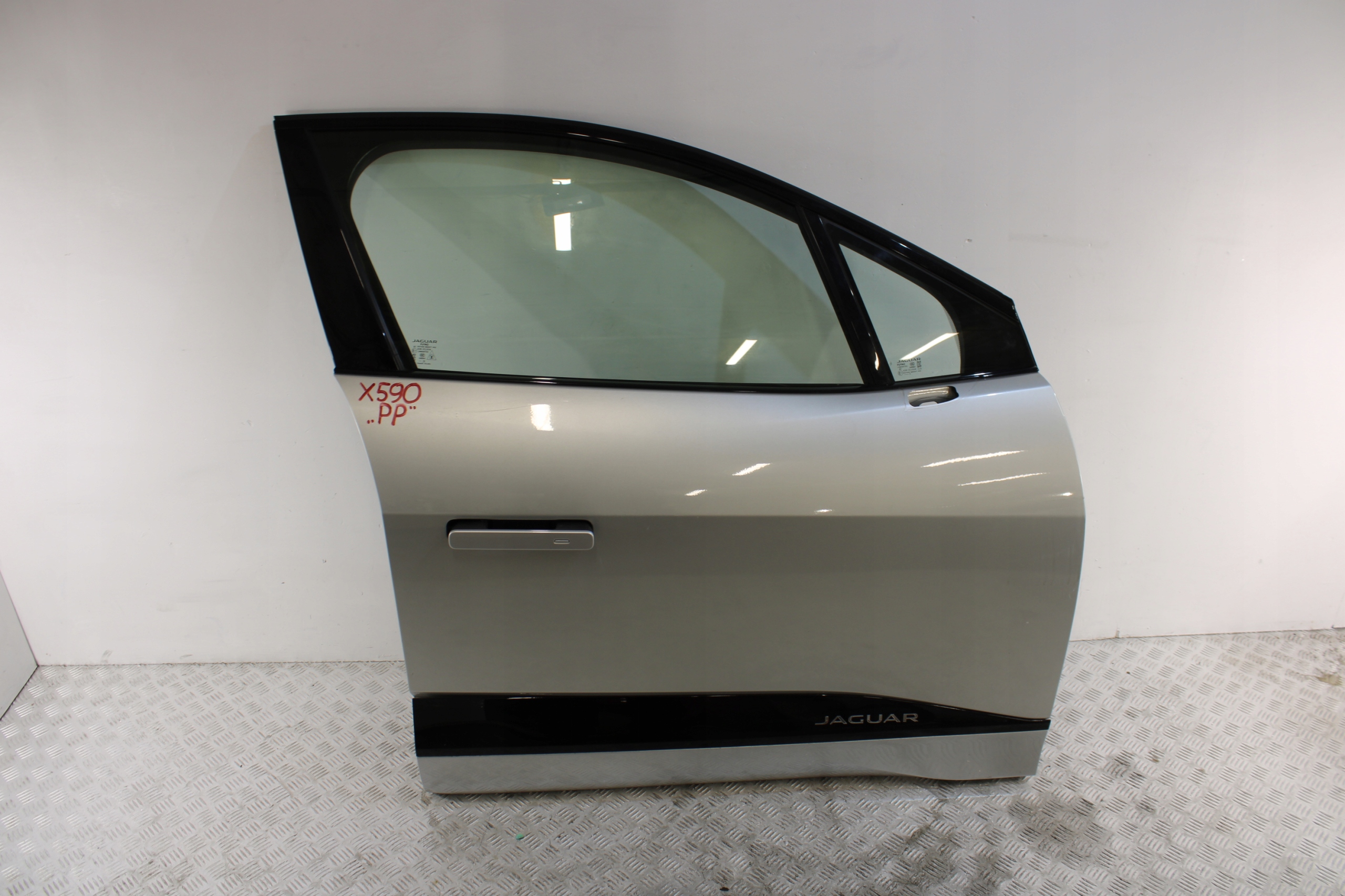 door right front right front complete JAGUAR and-PACE X590 EV400