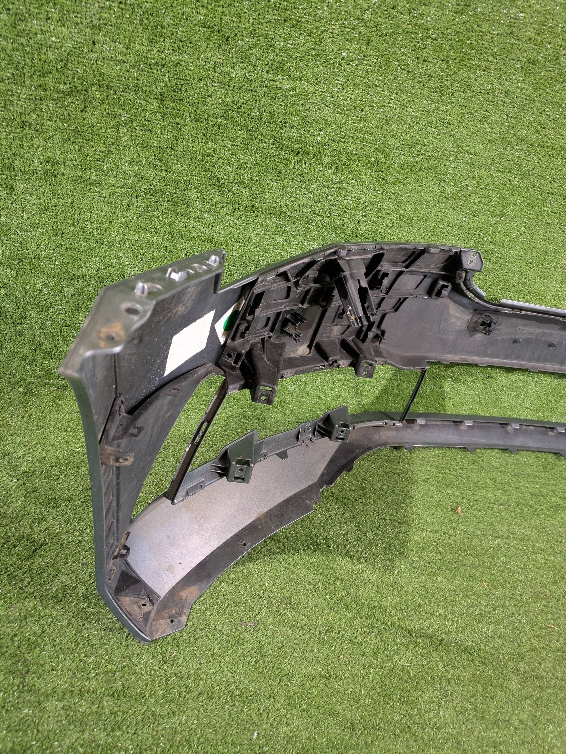 front bumper front SKODA SUPERB III LIFT NR.Z9327