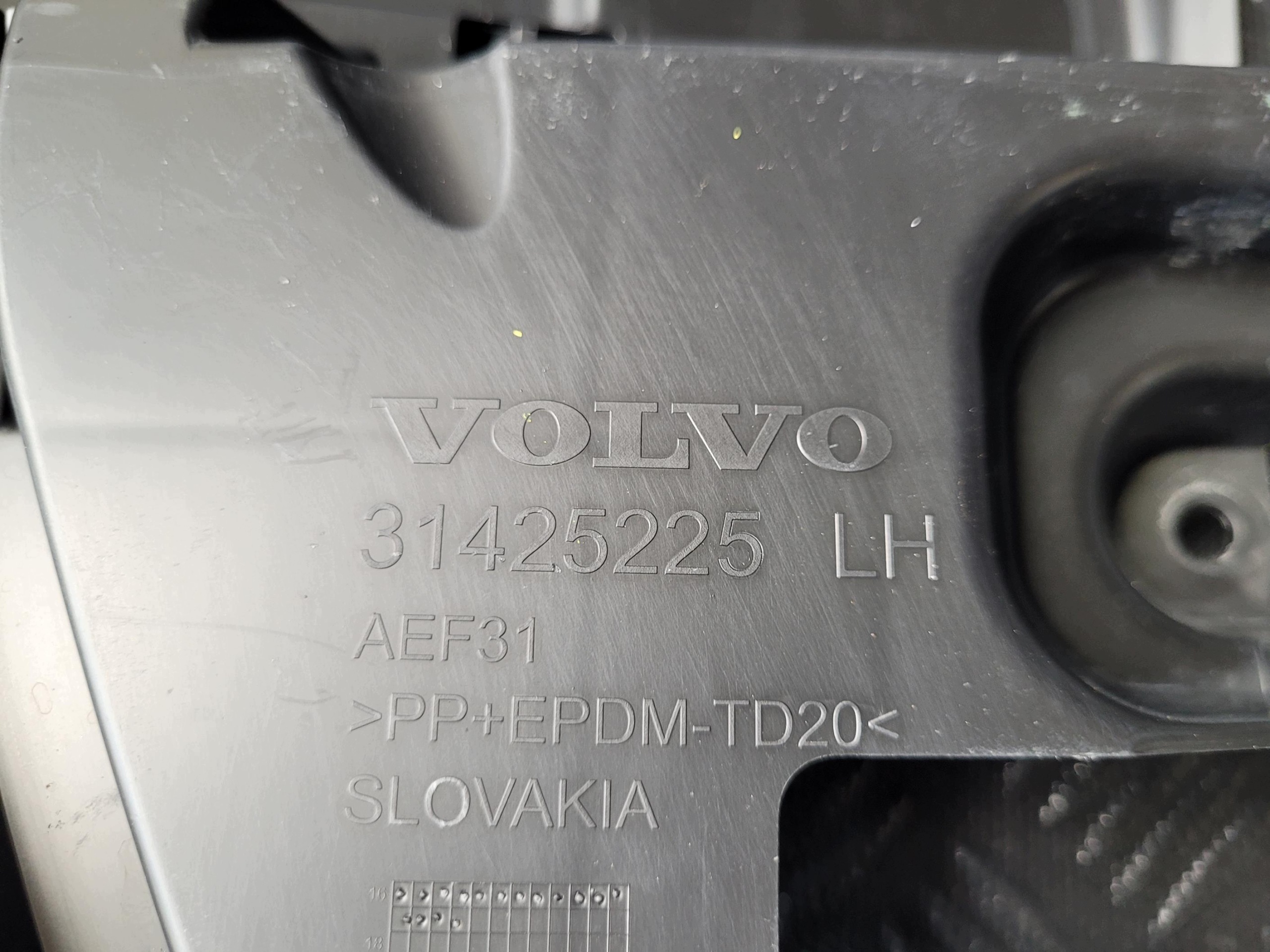 bumper bracket rear part rear left 31425225 VOLVO XC60 II